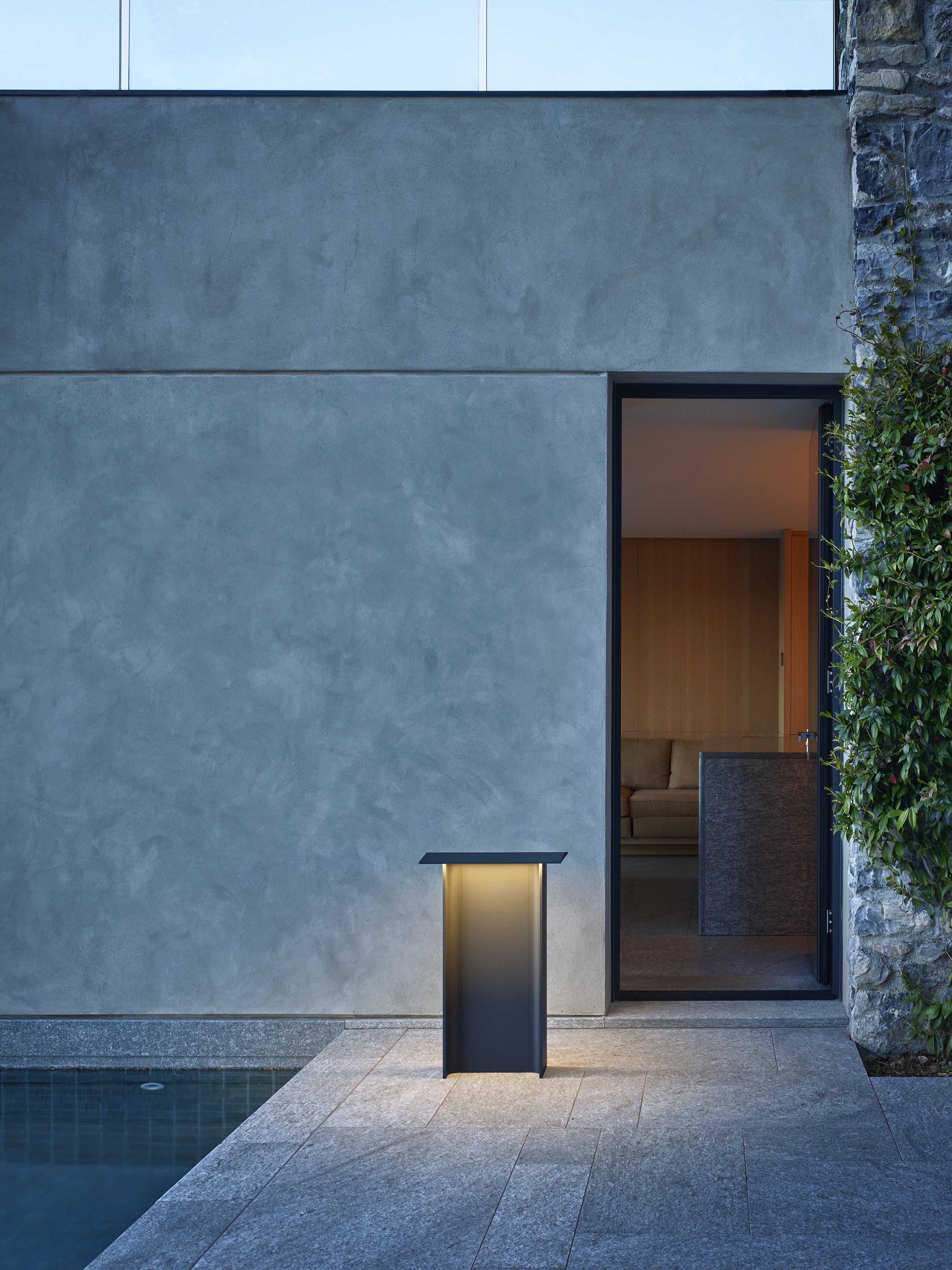 Outdoor floor lamp FIENILE light gray