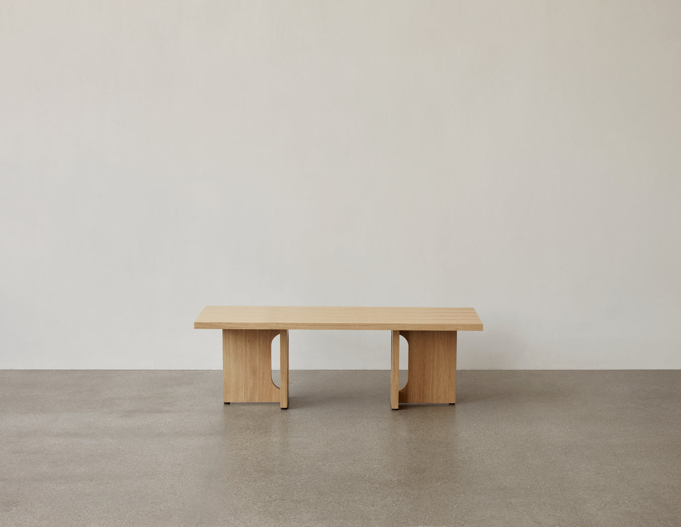 ANDROGYNE oak veneer coffee table