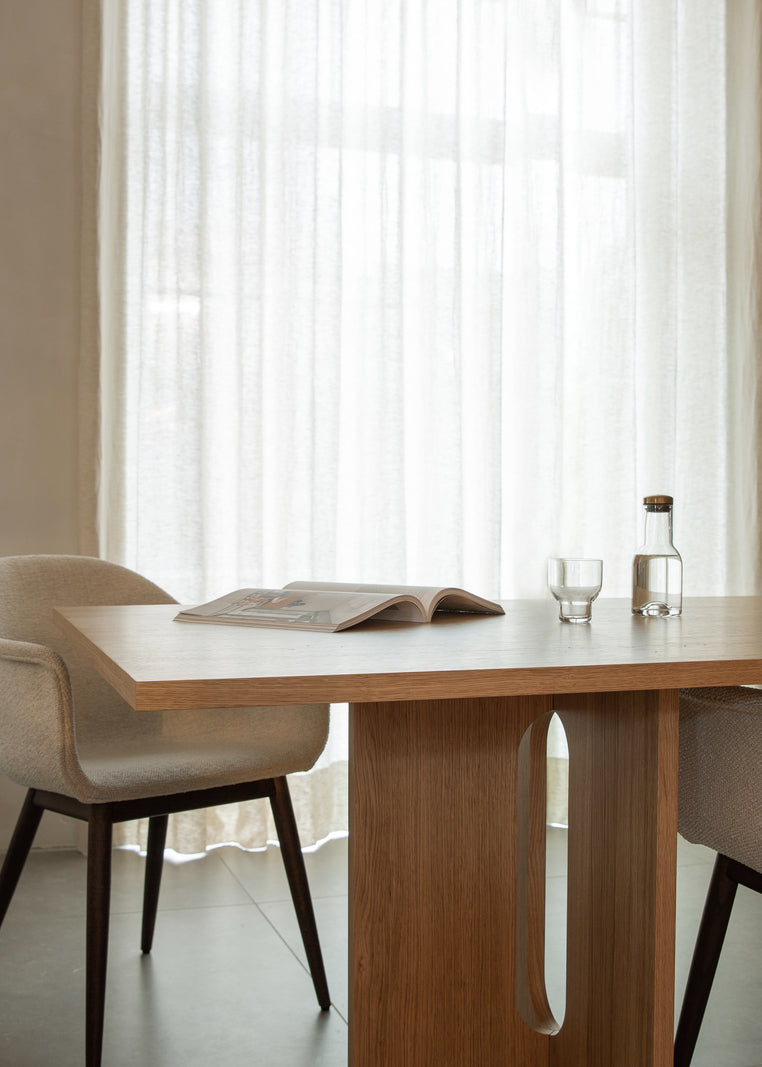 ANDROGYNE oak veneer table