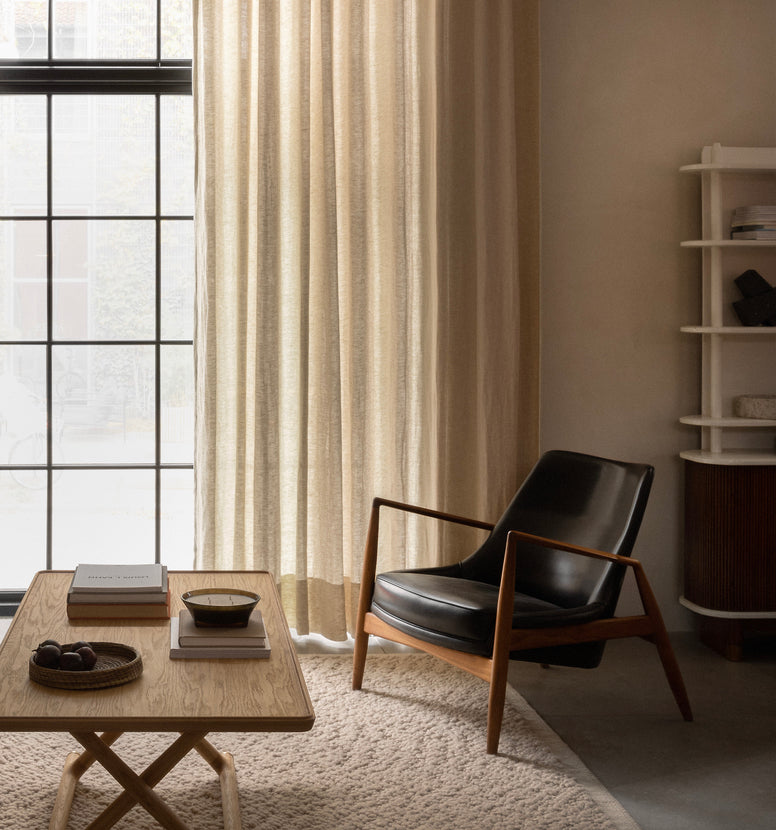 Sessel THE SEAL grau mit Eichenbasis