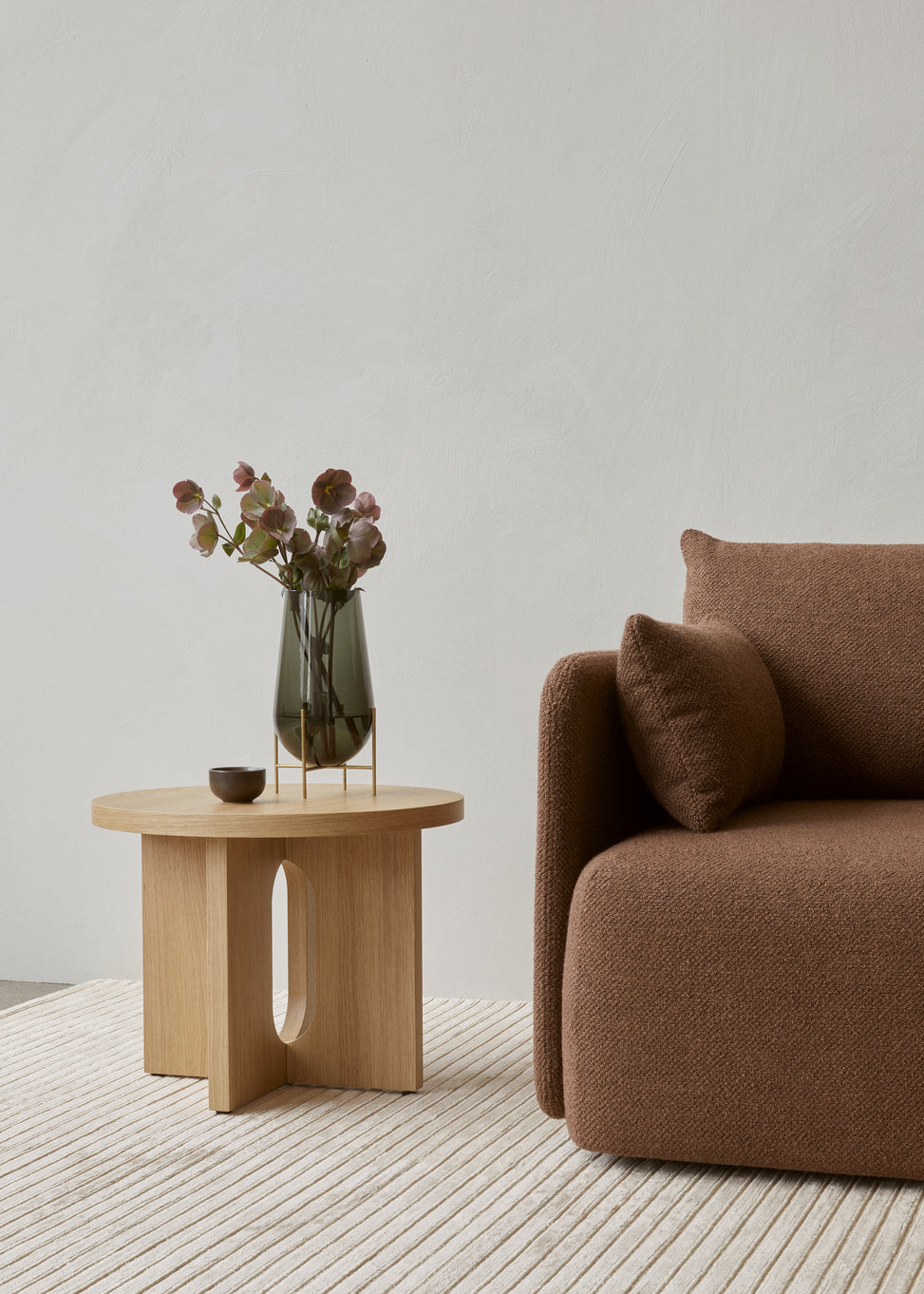 ANDROGYNE side table oak veneer
