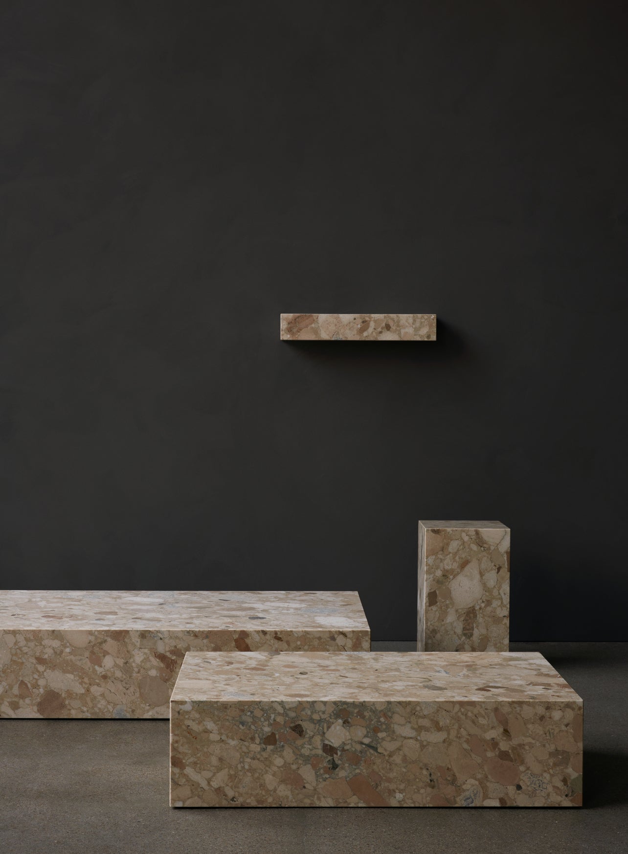 Wandregal PLINTH sandstein