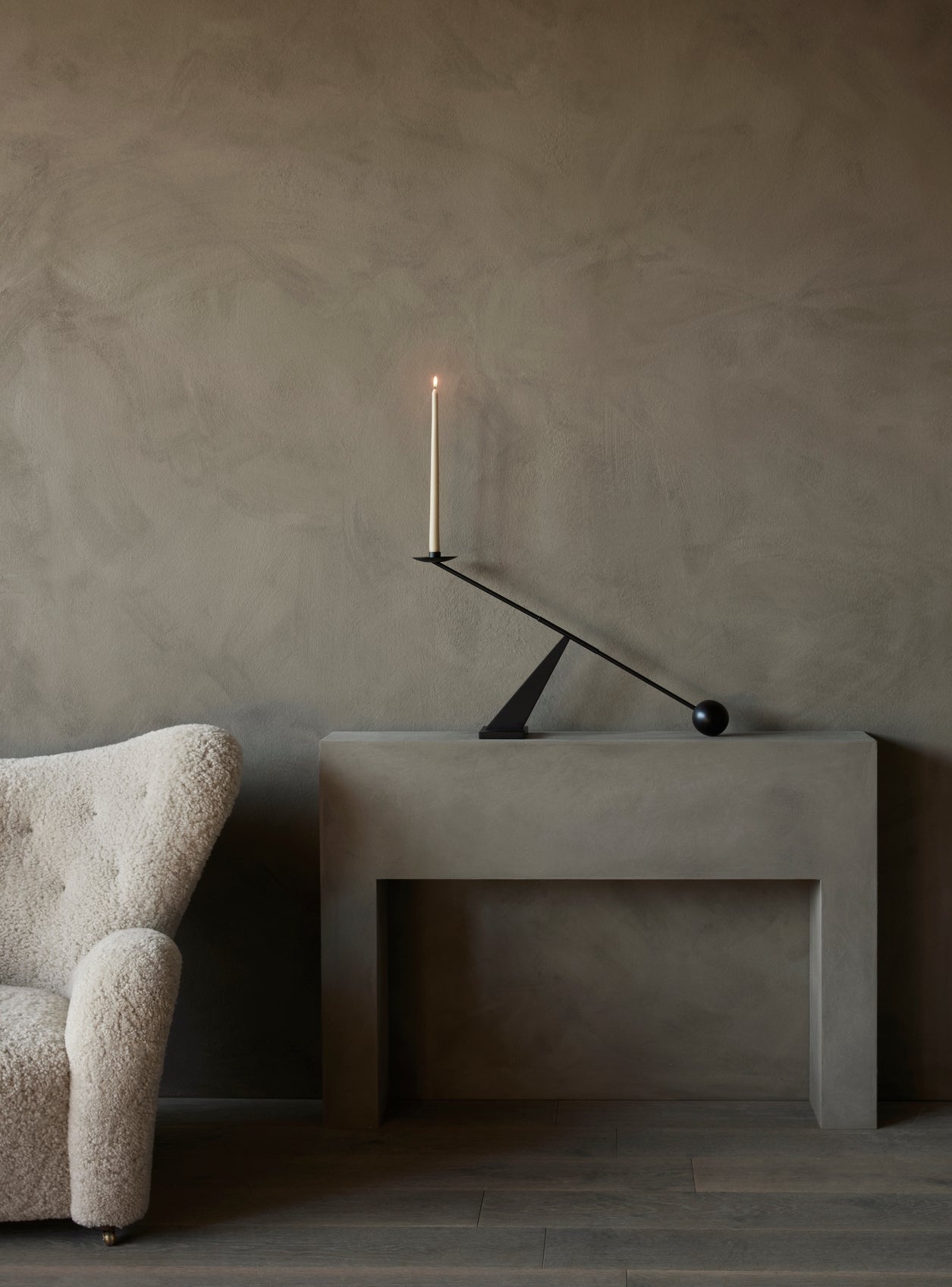 INTERCONNECT black candlestick