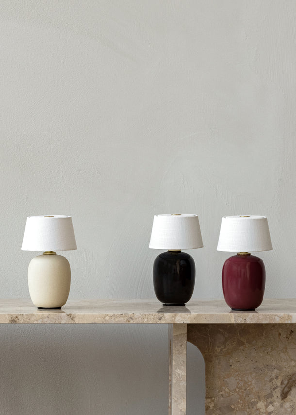 Lampa przenośna TORSO czarna ceramika z białym kloszem
