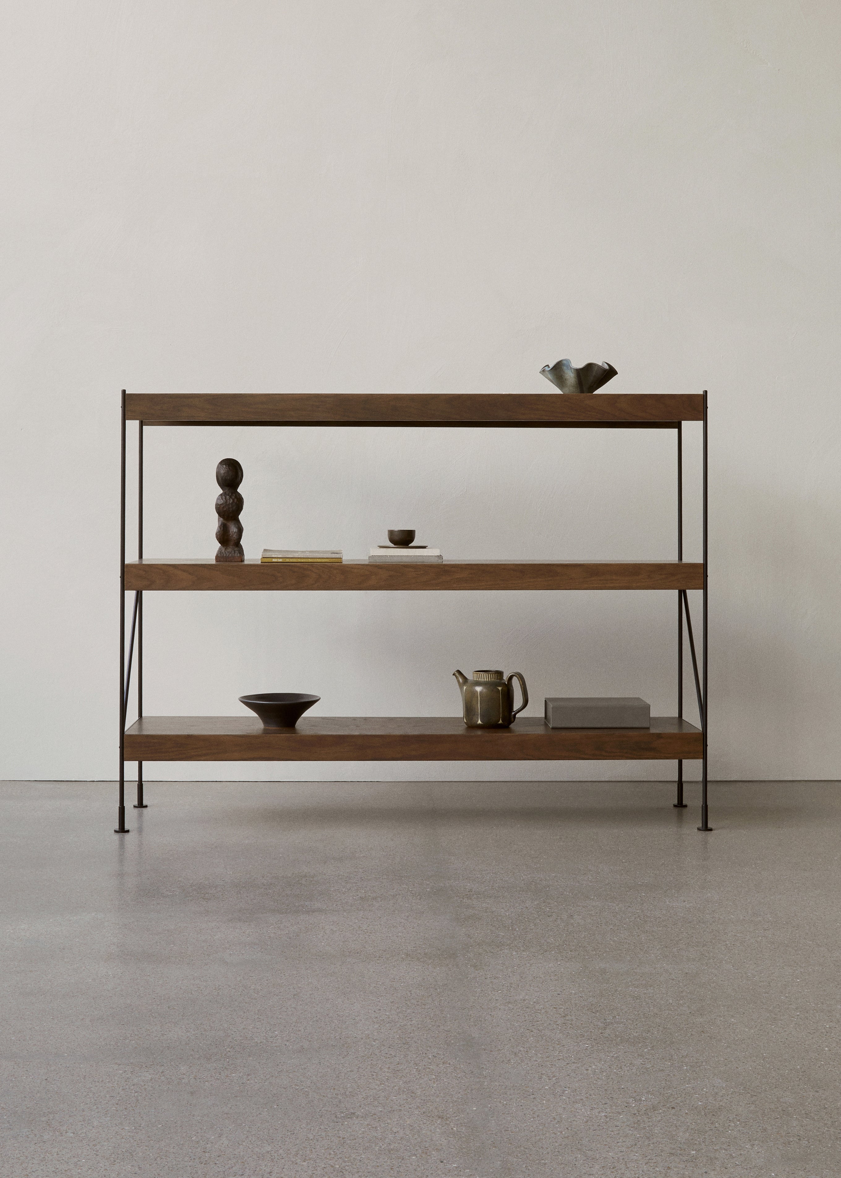 ZET shelf in dark oak wood with a black frame
