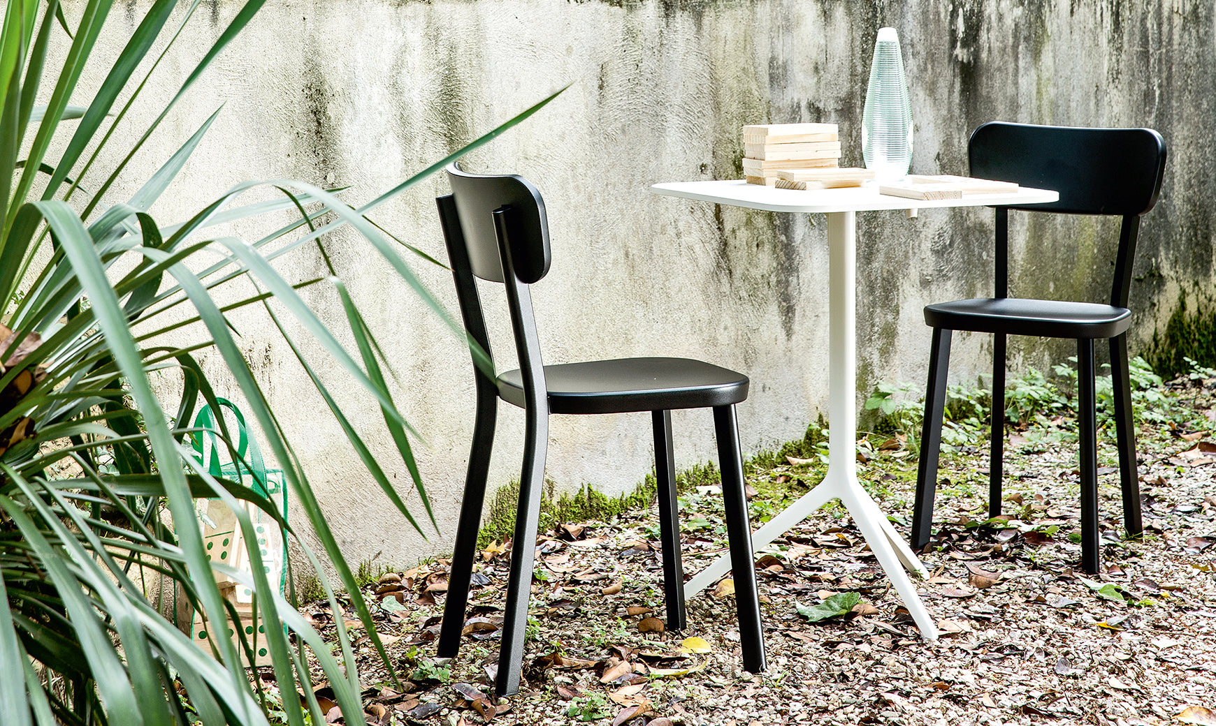 DEJA VU taupe outdoor chair