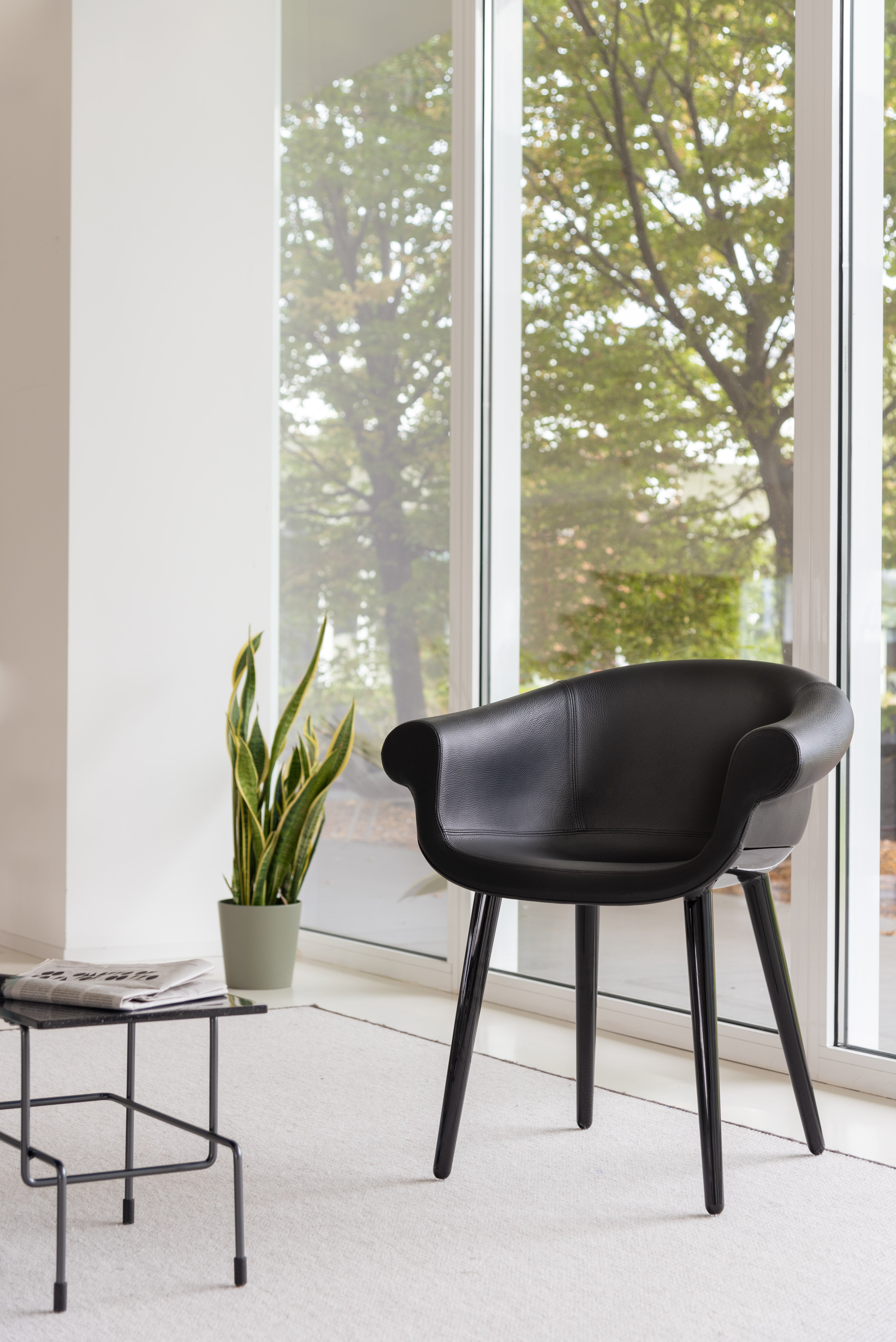 CYBORG LORD chair beige with a white base