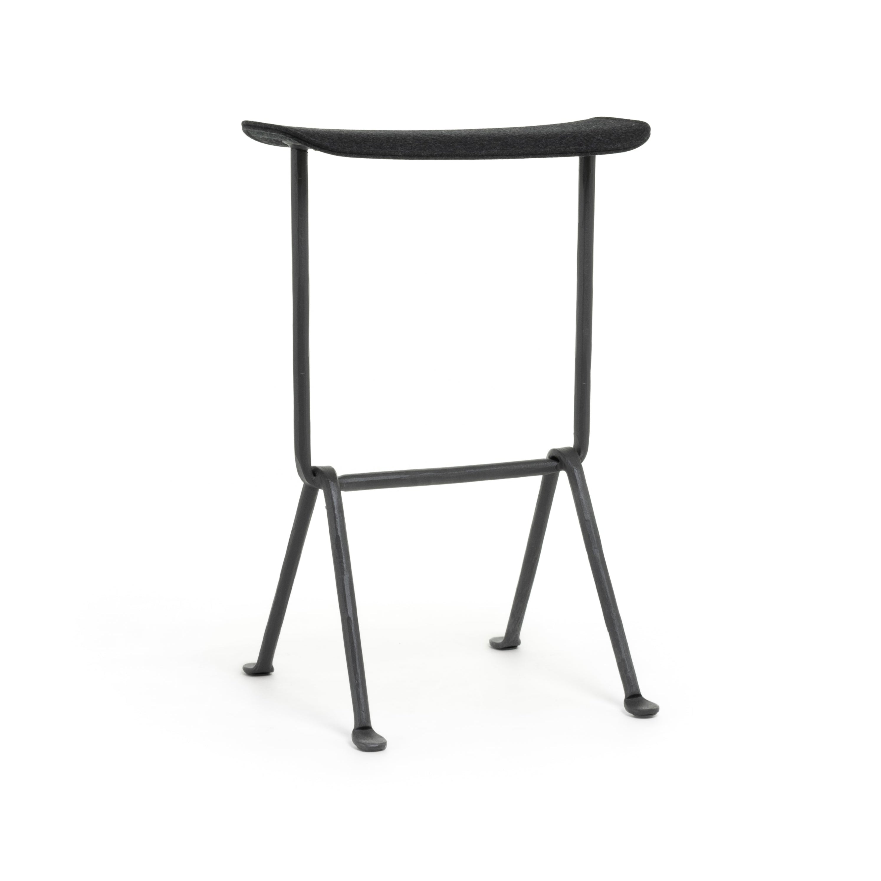 OFFICINA bar stool with anthracite base and gray seat