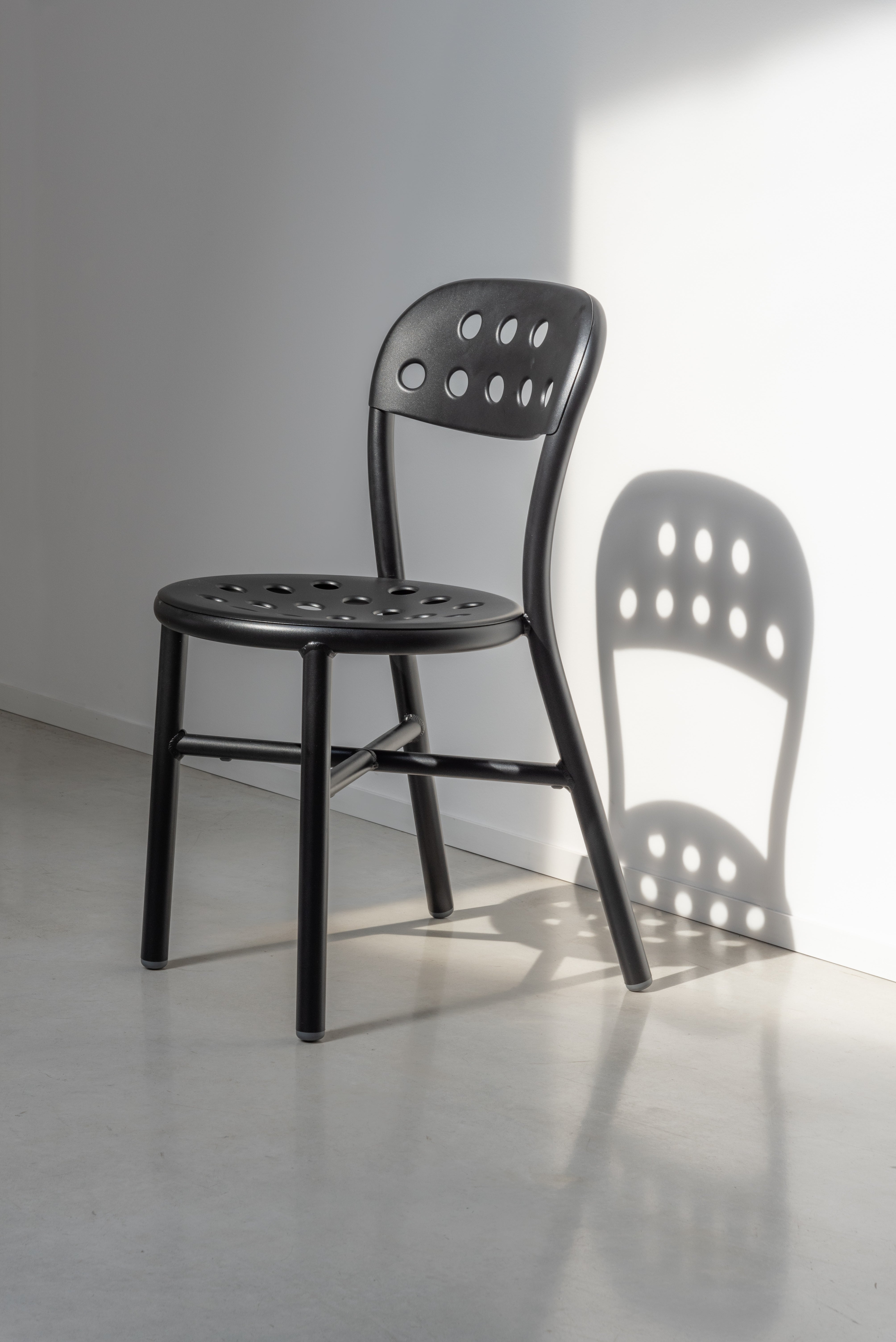 White outdoor armchair PIPE