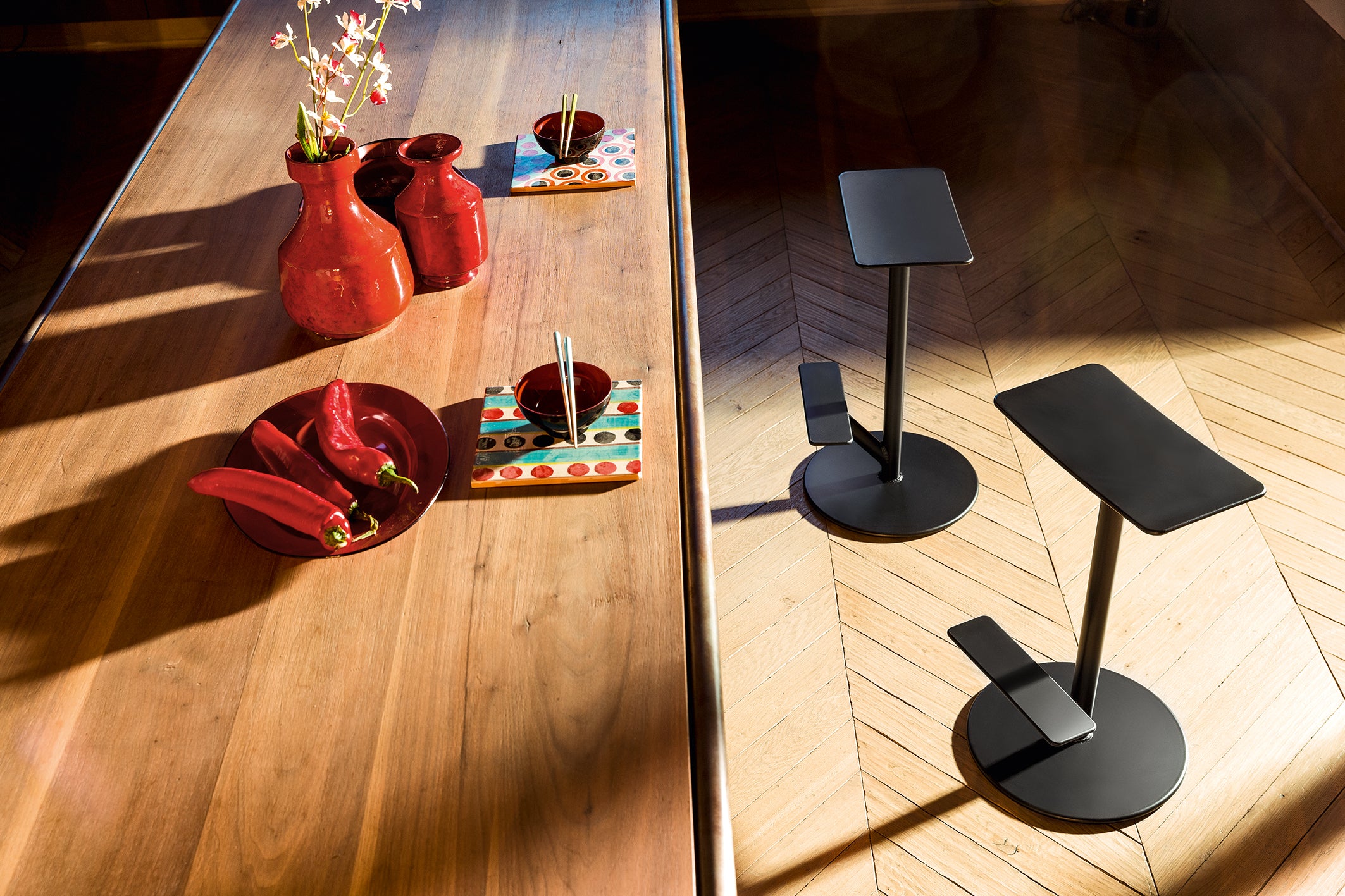 SEQUOIA black bar stool