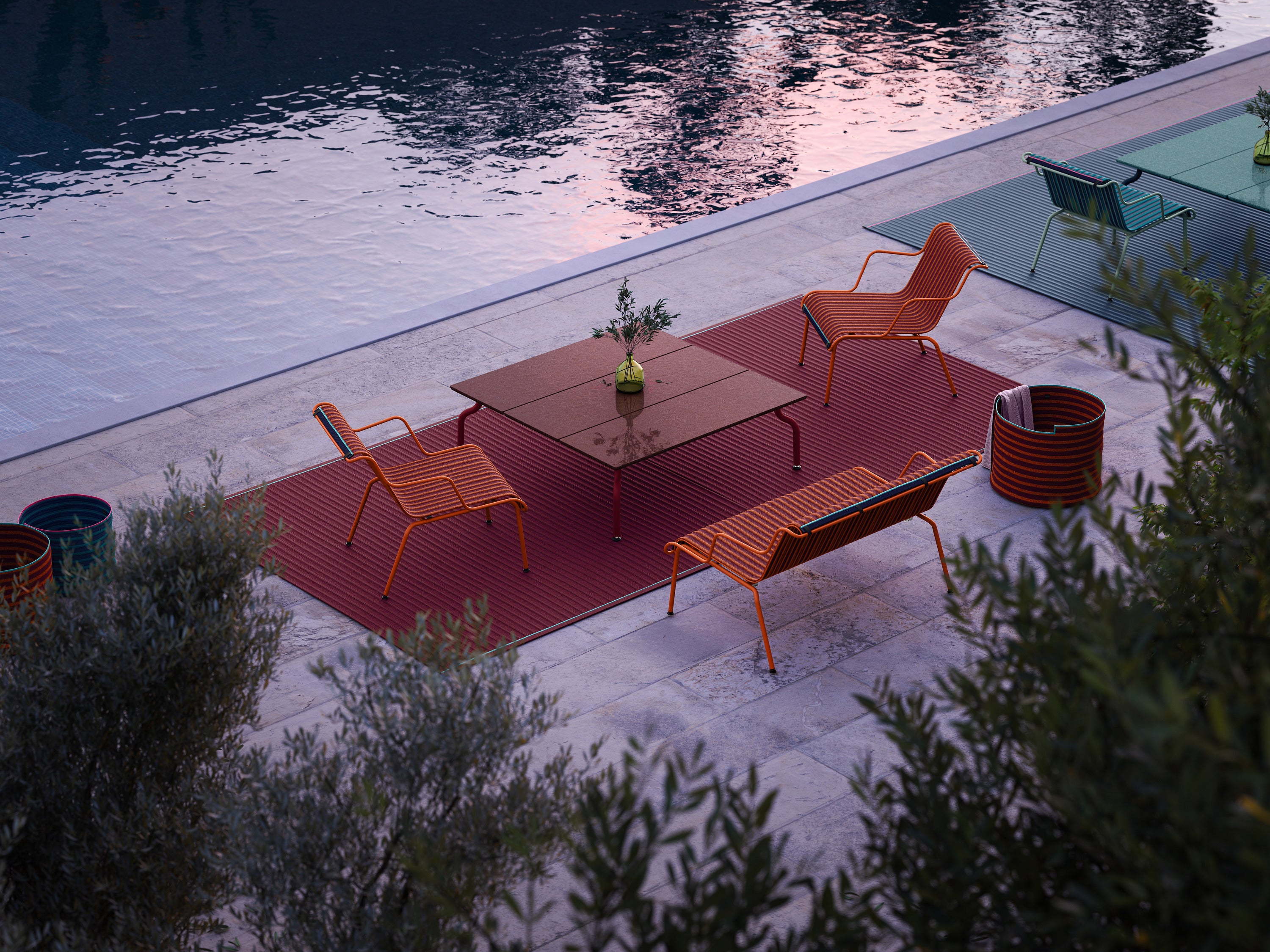 SOUTH red lava stone garden coffee table