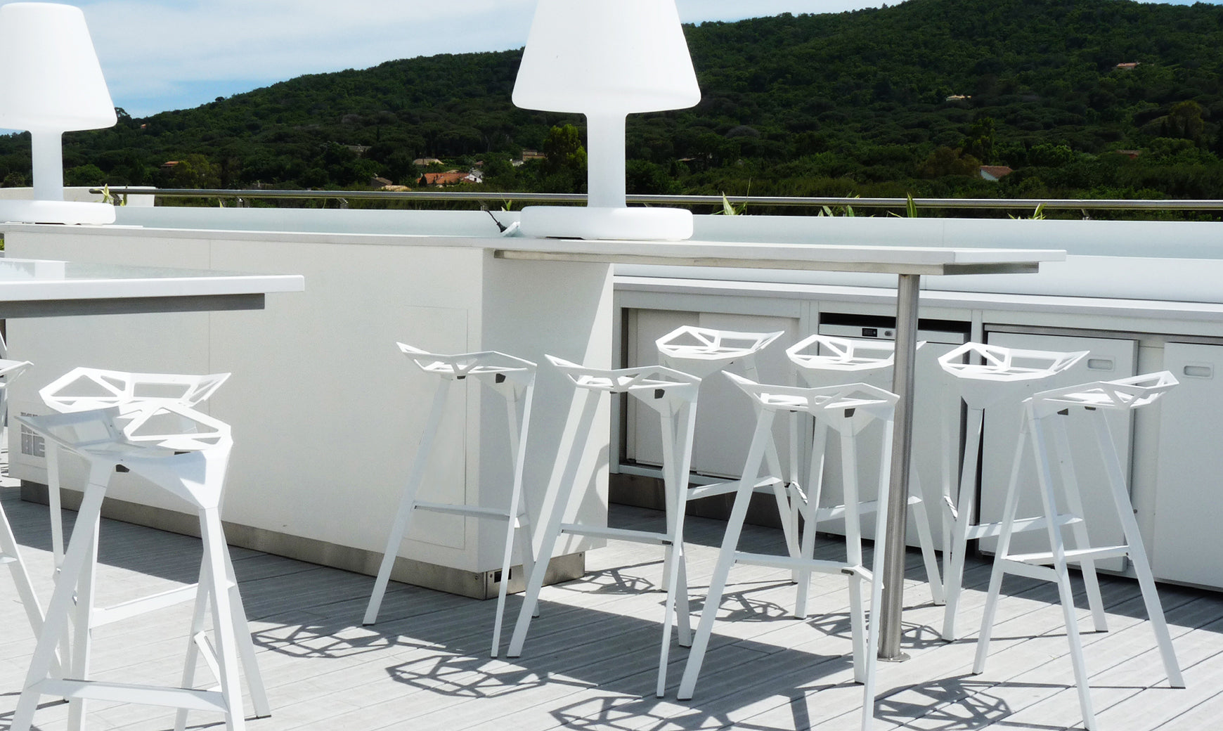 STOOL_ONE white stool