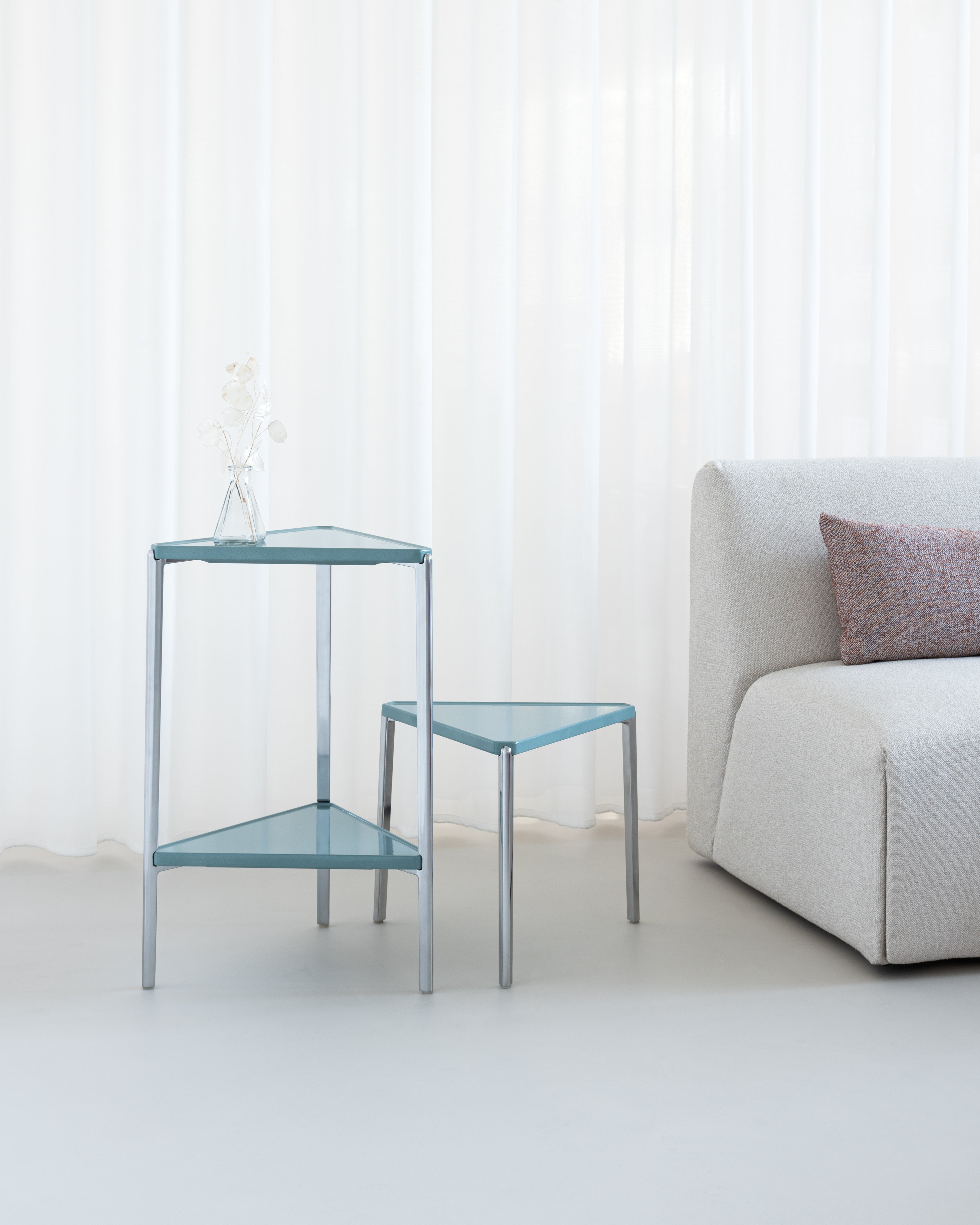 TAMBOUR green concrete side table