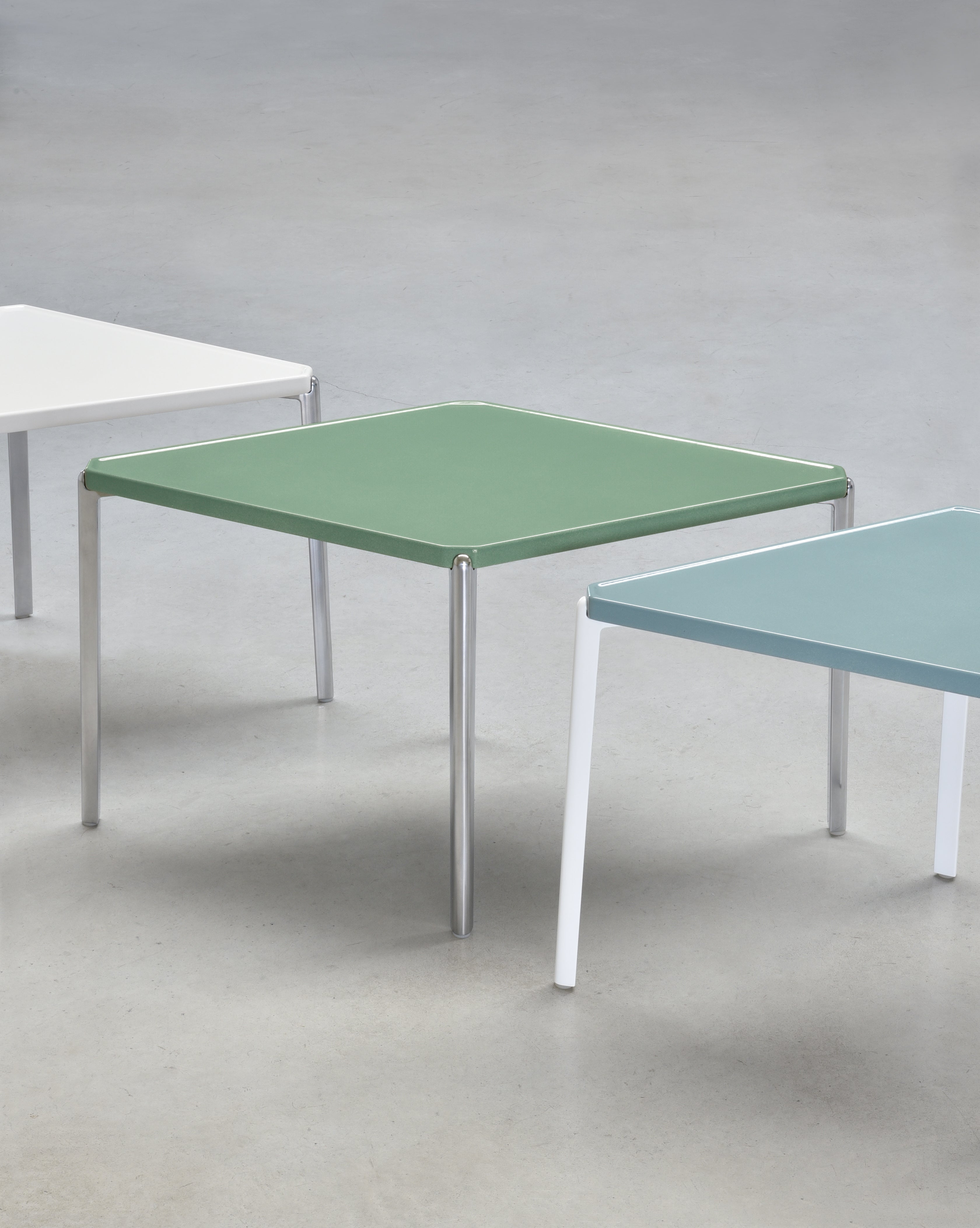 TAMBOUR green concrete coffee table