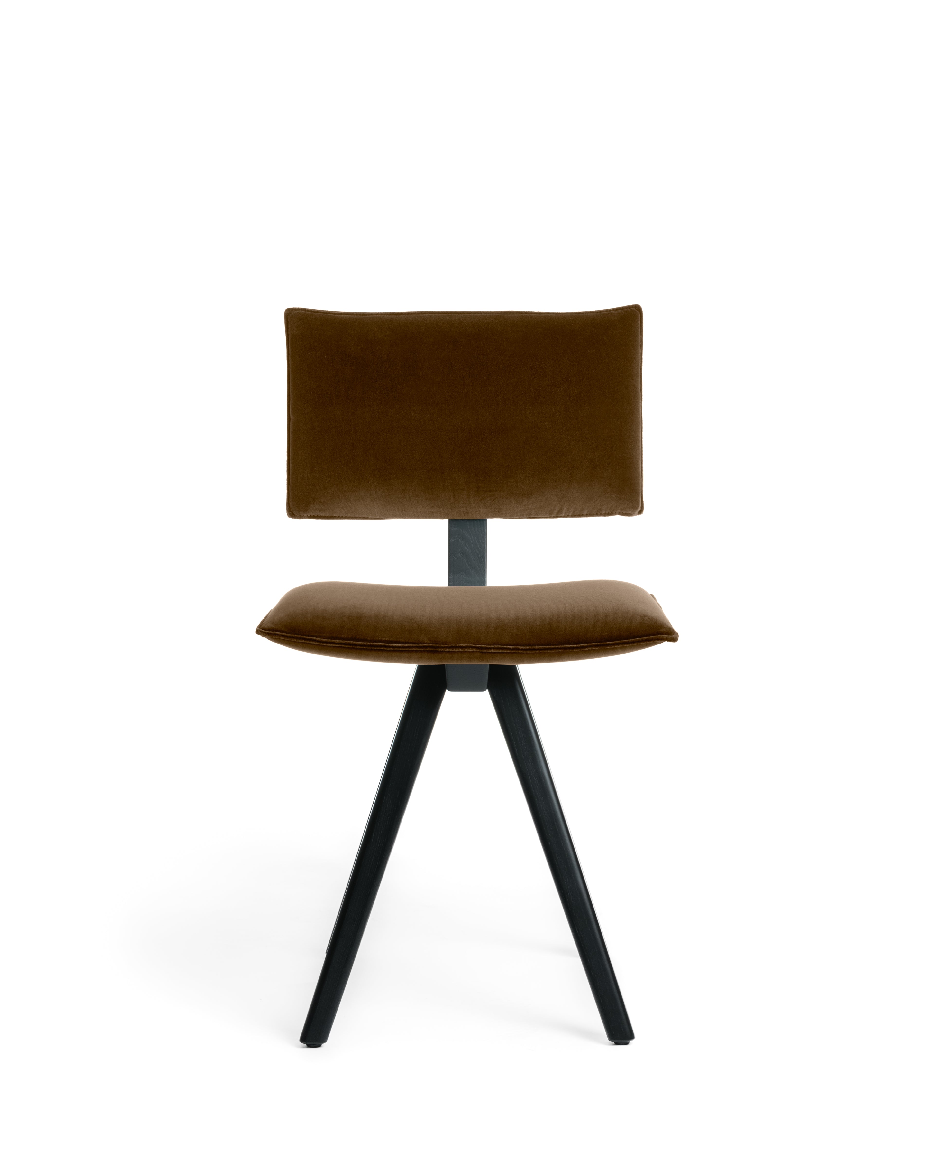 TRAVE upholstered chair with a black ash base