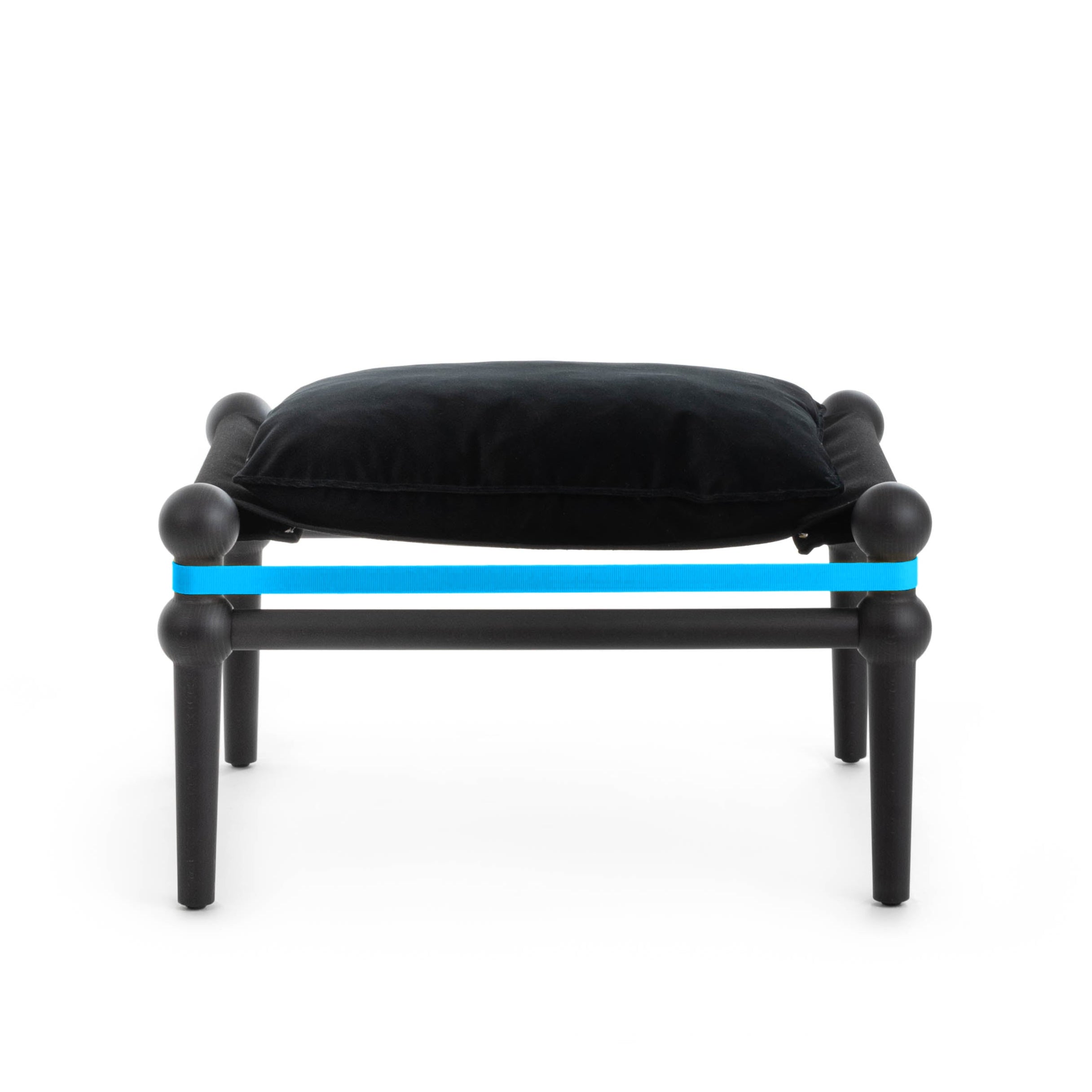 TWAIN personalisierter Ottoman mit schwarzem Buchensockel
