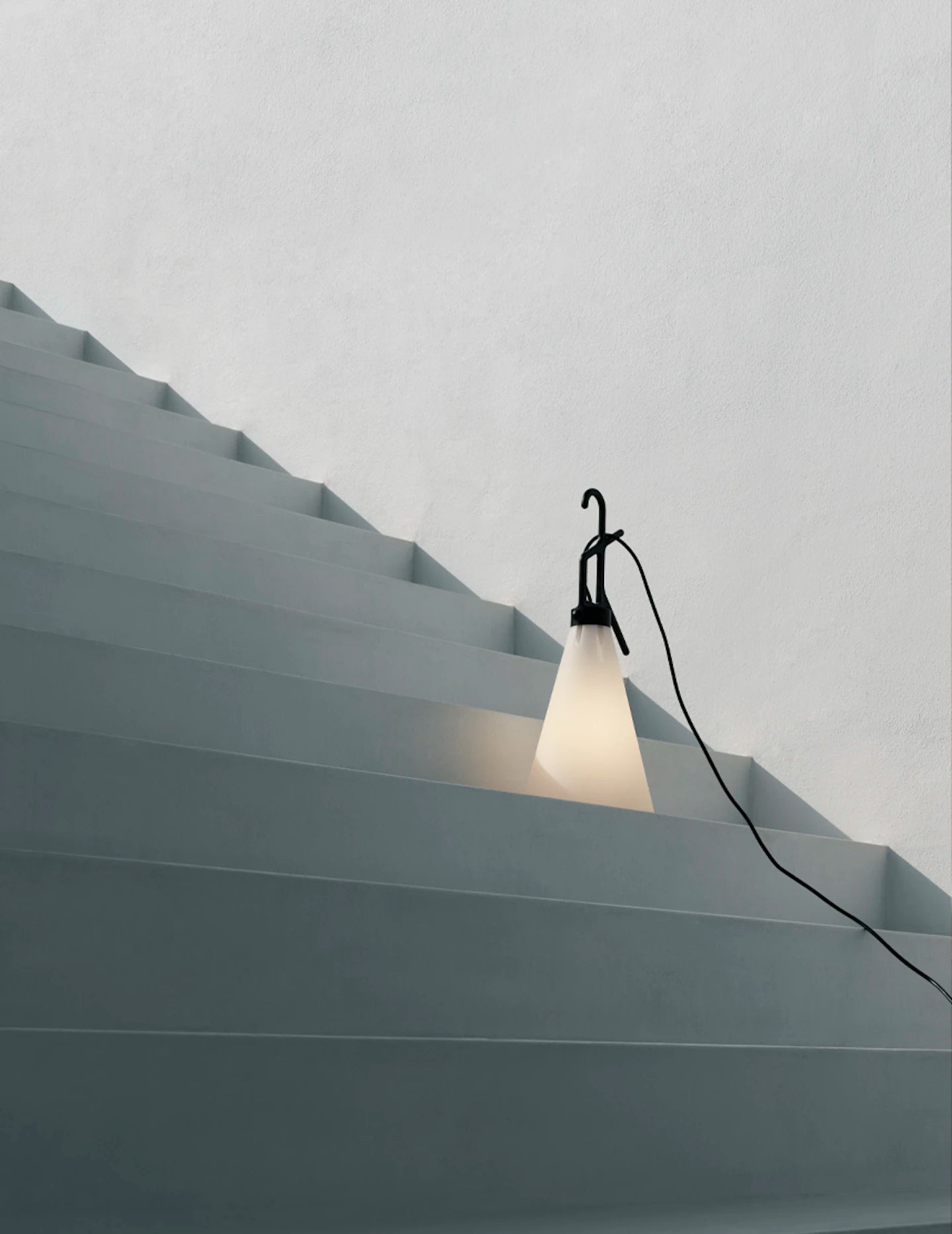 MAYDAY Green Outdoor Lamp