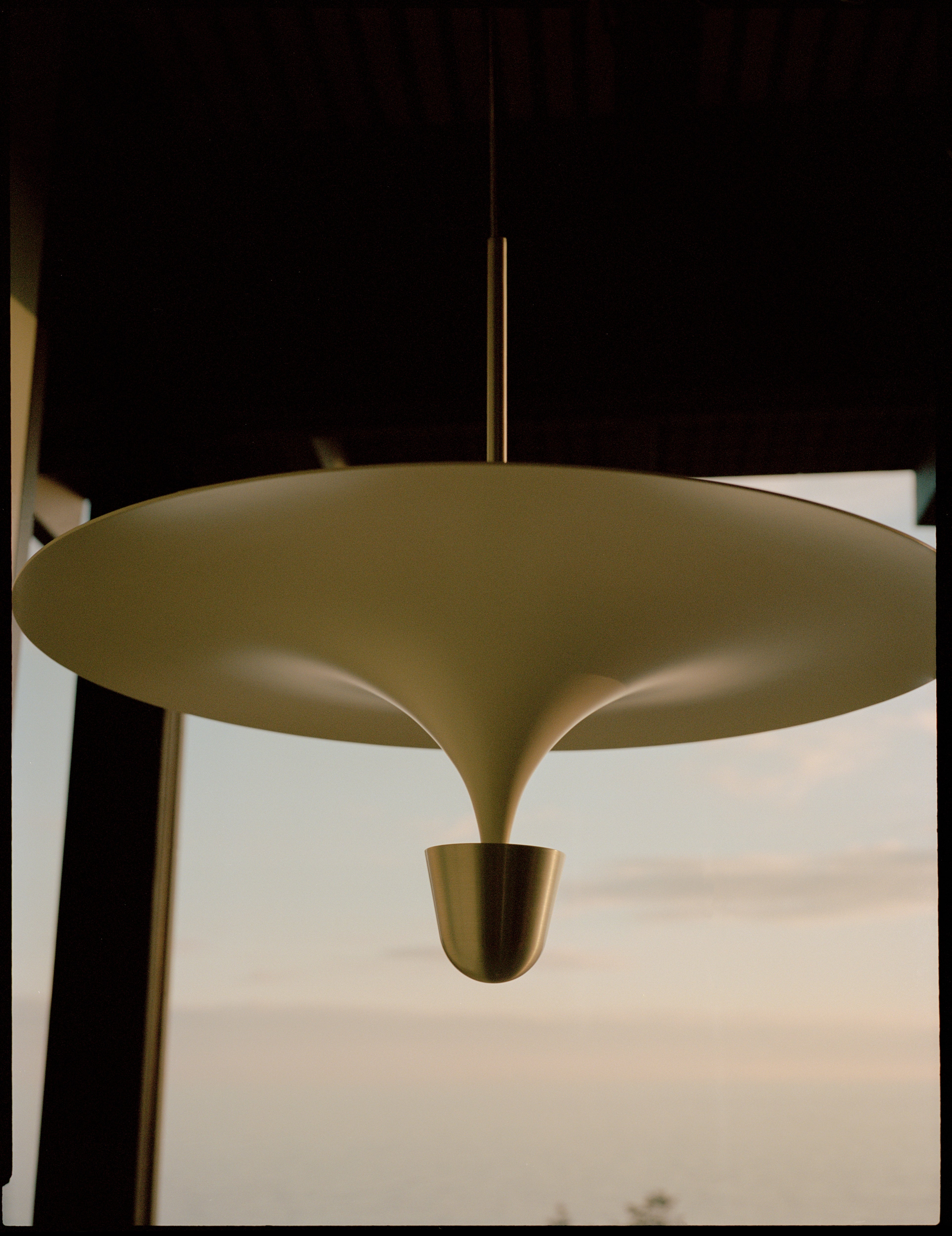 KANTARELL White Pendant Lamp with Nickel Finish