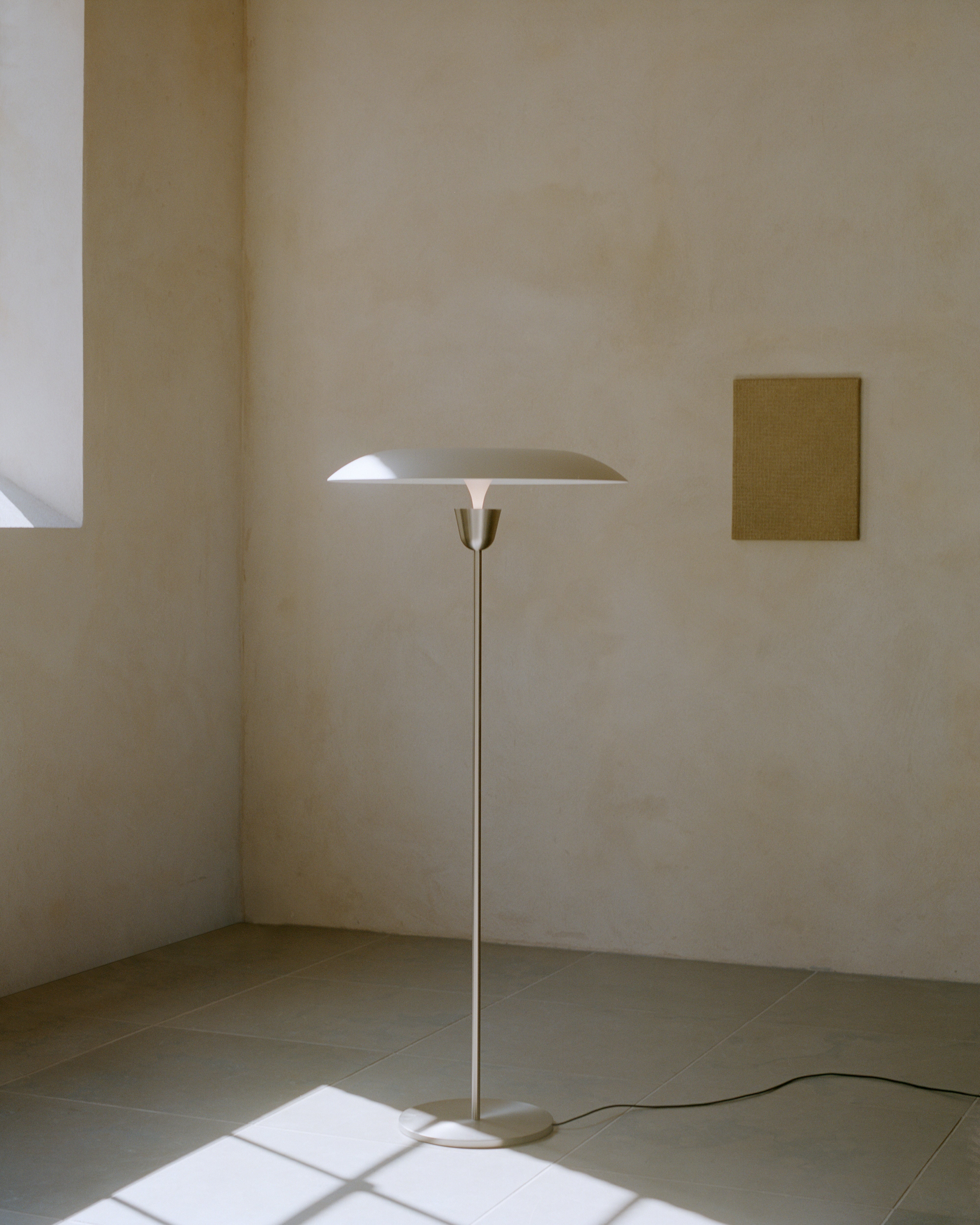 KANTARELL Floor Lamp in White with Nickel Finish