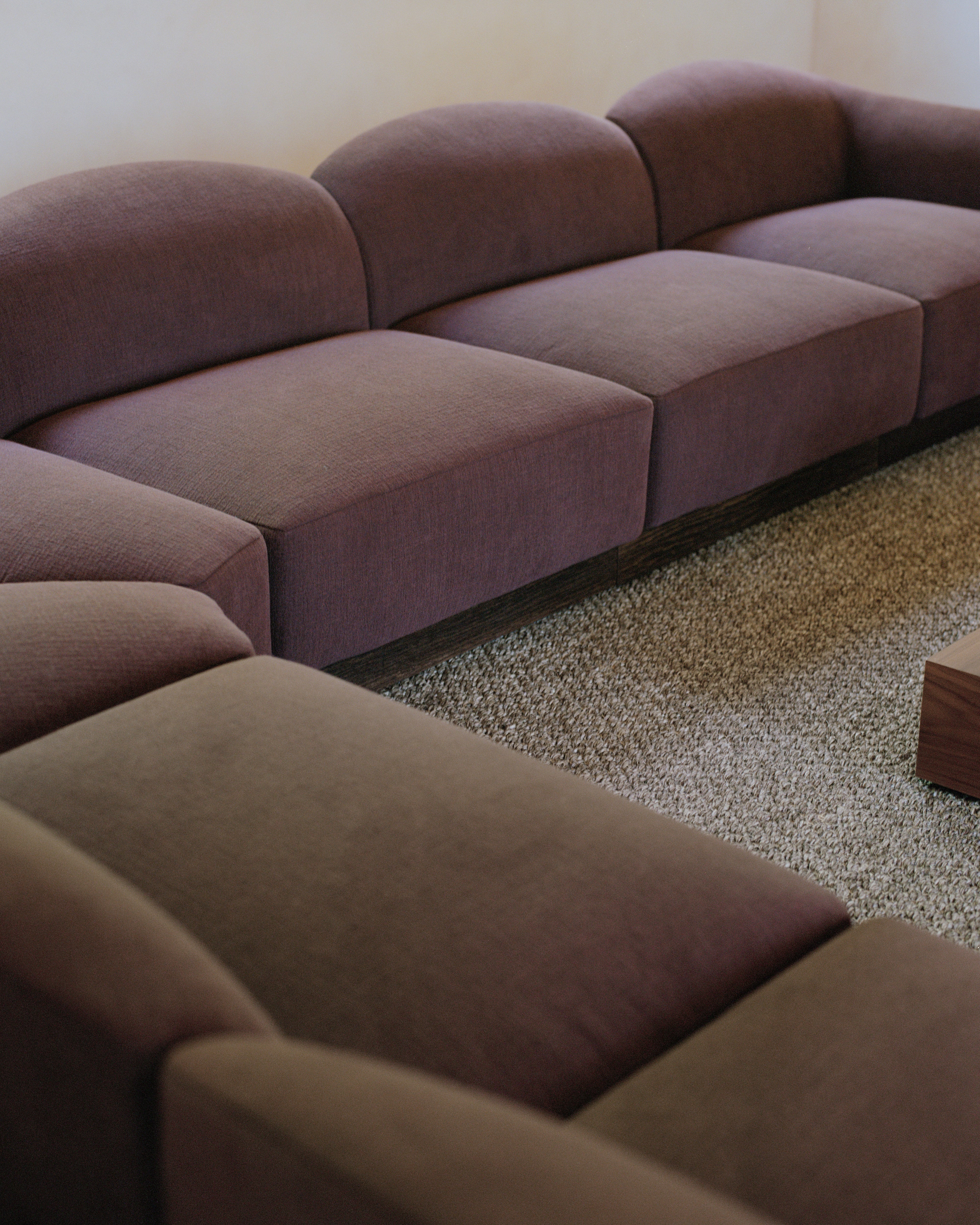 SHORE Modular Sofa - Customizable Center Element
