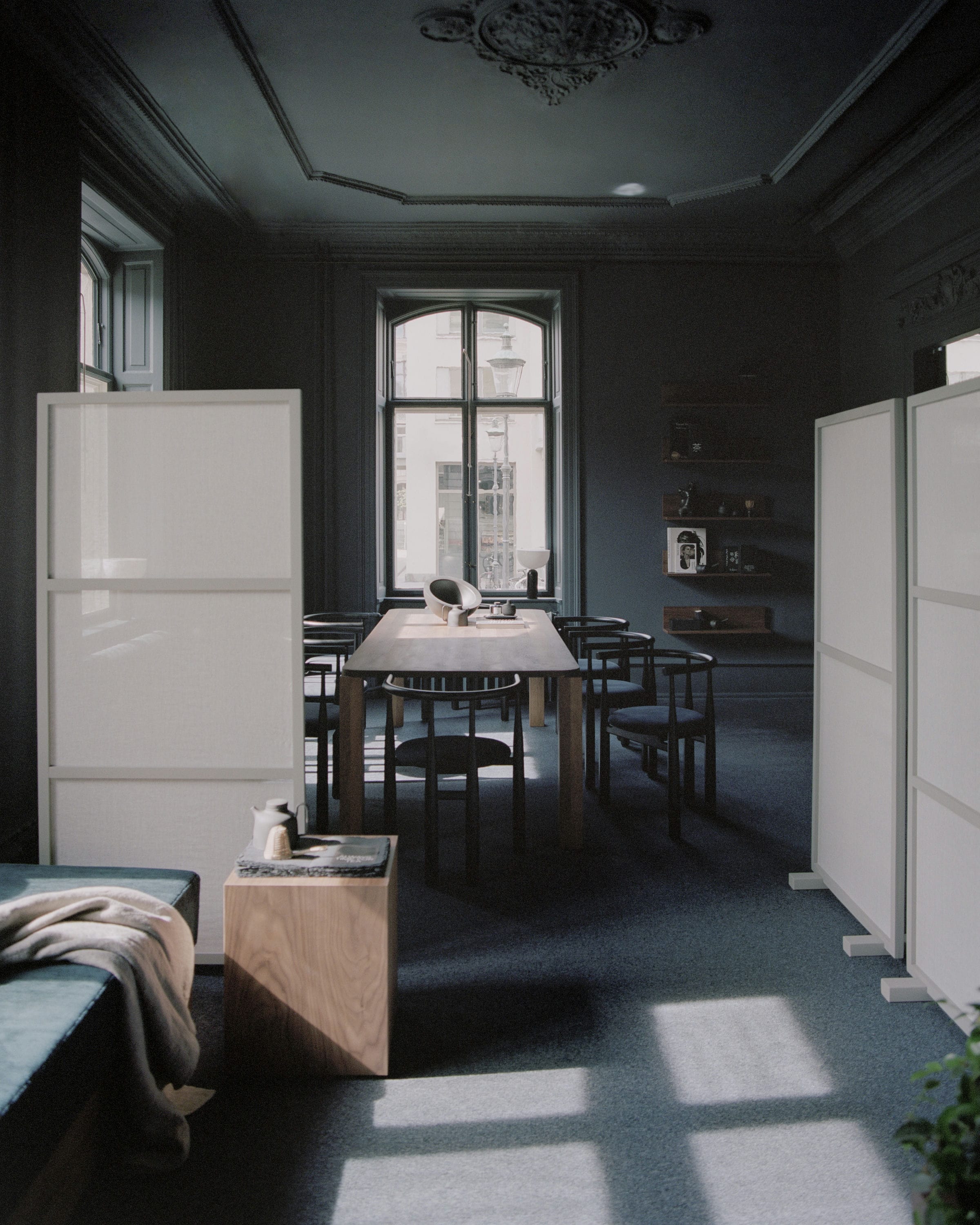 Oak Atlas Tisch