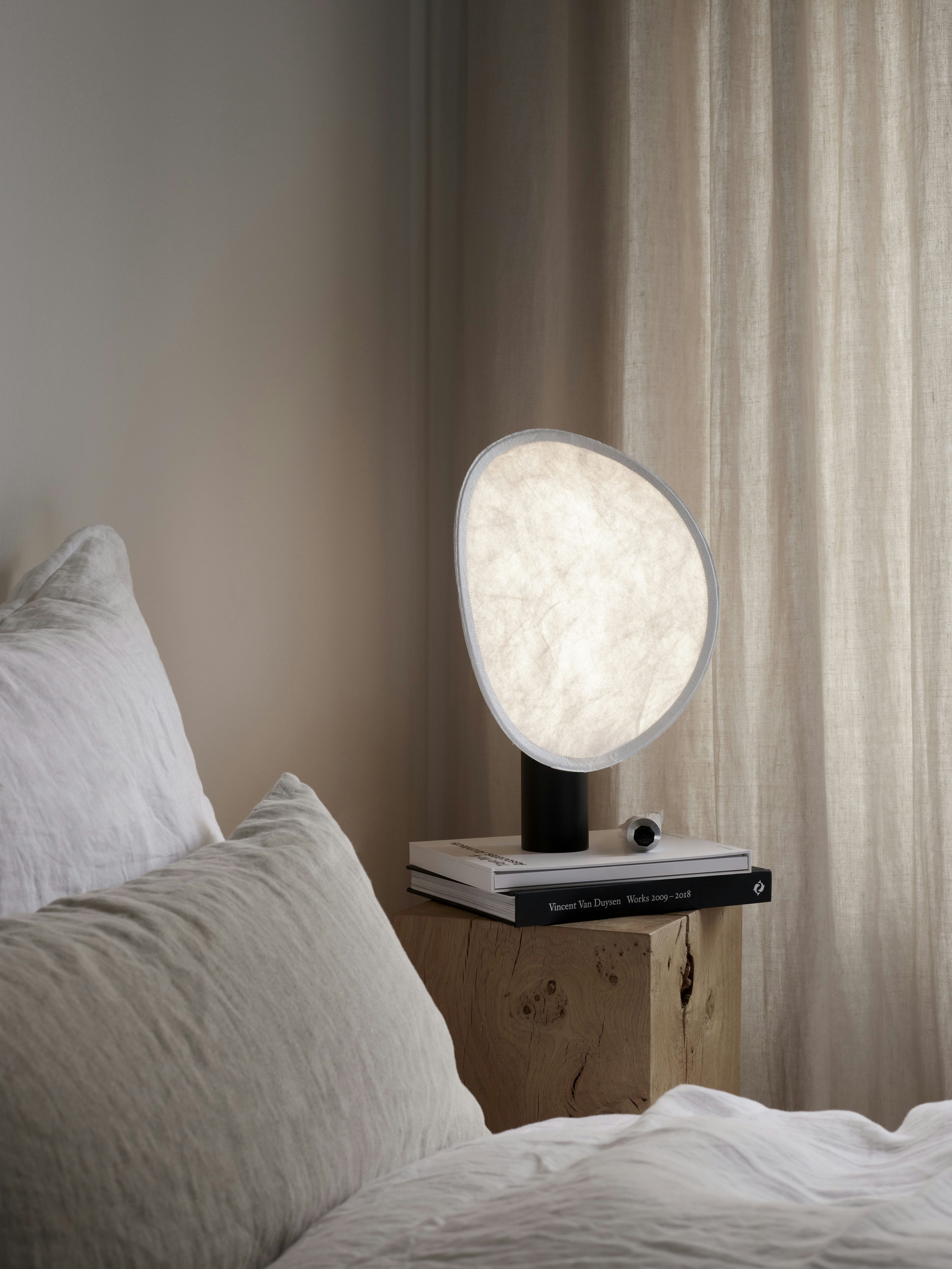 TENSE BLACK LAMP LAMP