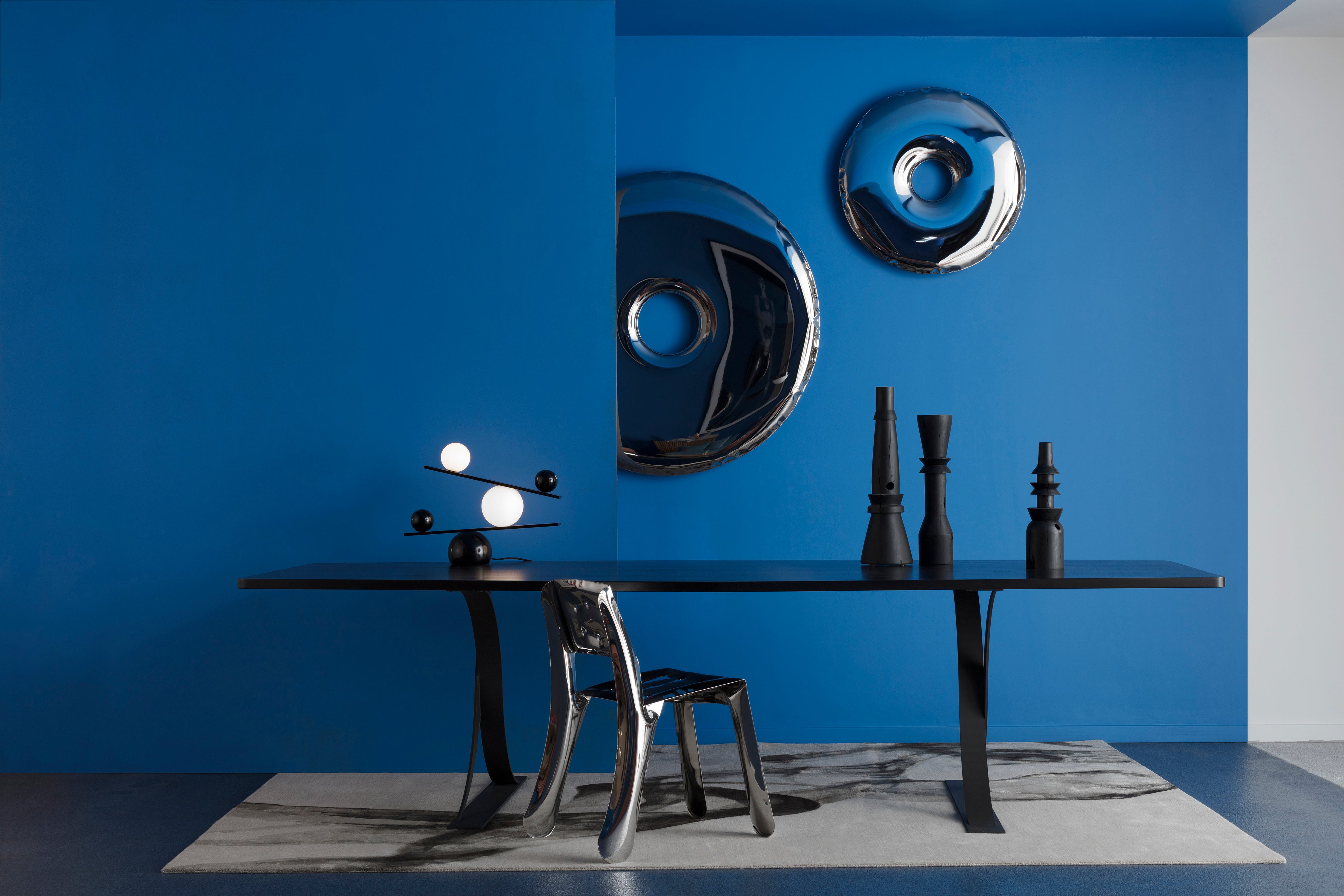 BALANCE black table lamp