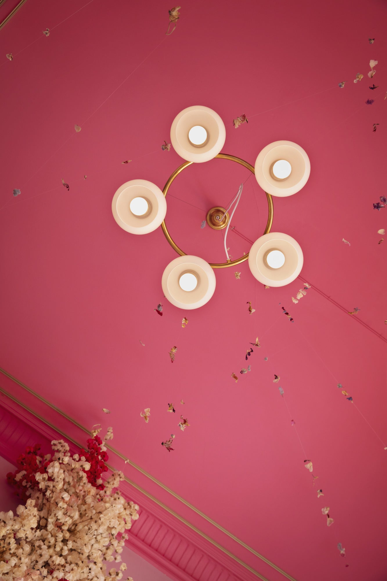 VL RING CROWN chandelier white with brass finish