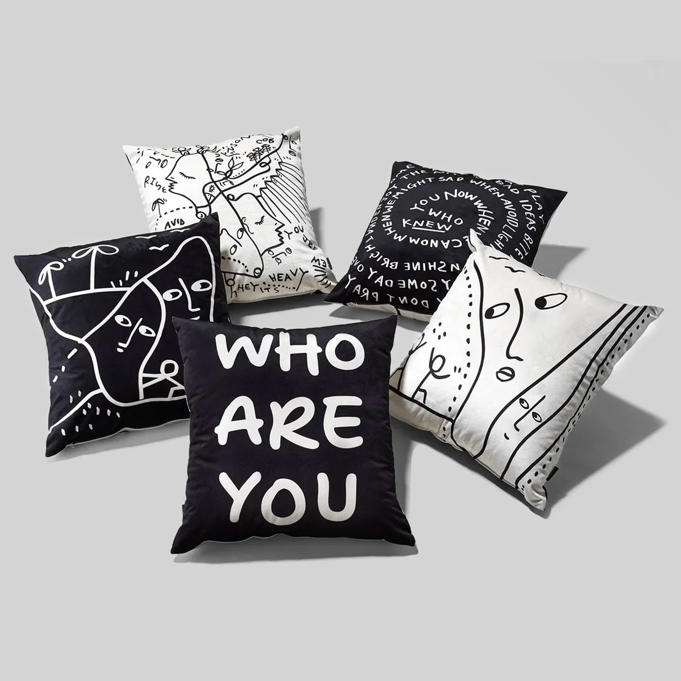 Reversible cushion ORBIT ODES black and white