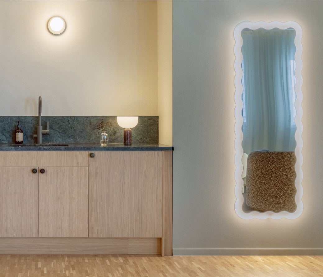White ILLU Mirror