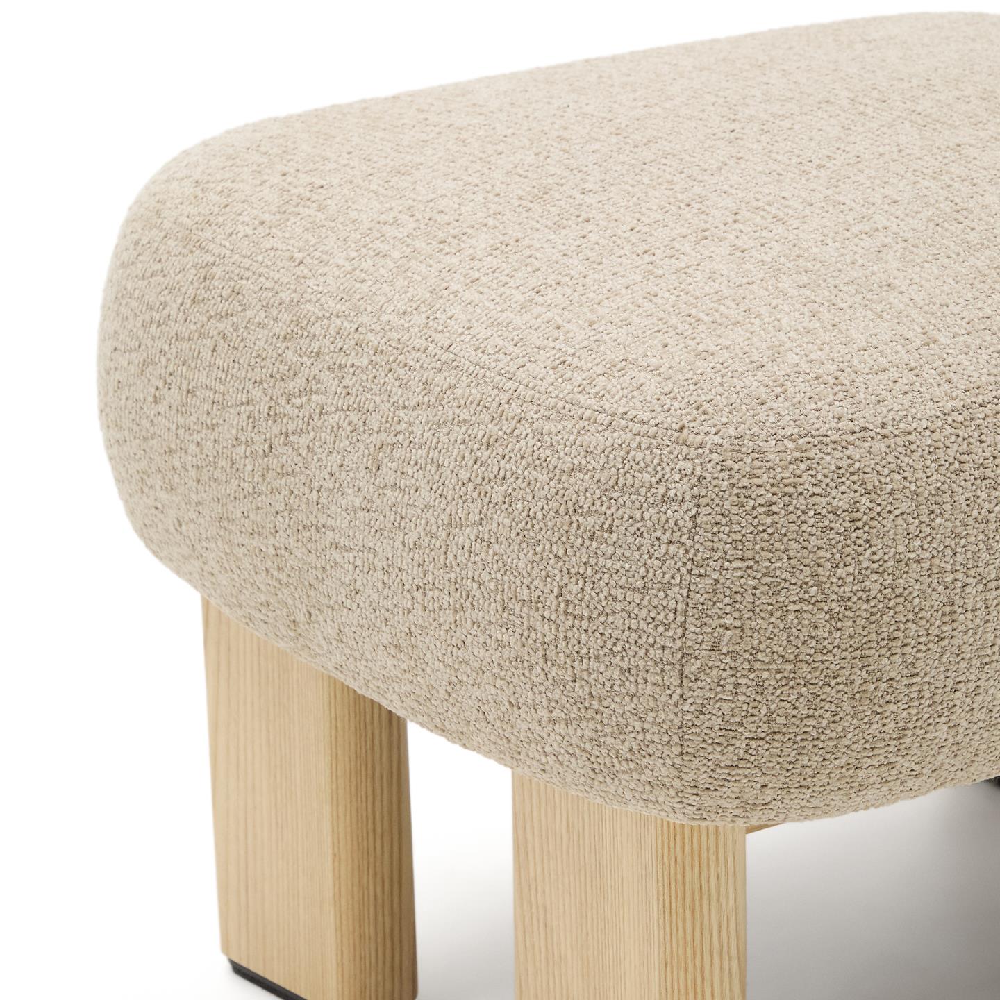 NEMA Beigefarbener Chenille-Pouf mit Eschenholzsockel