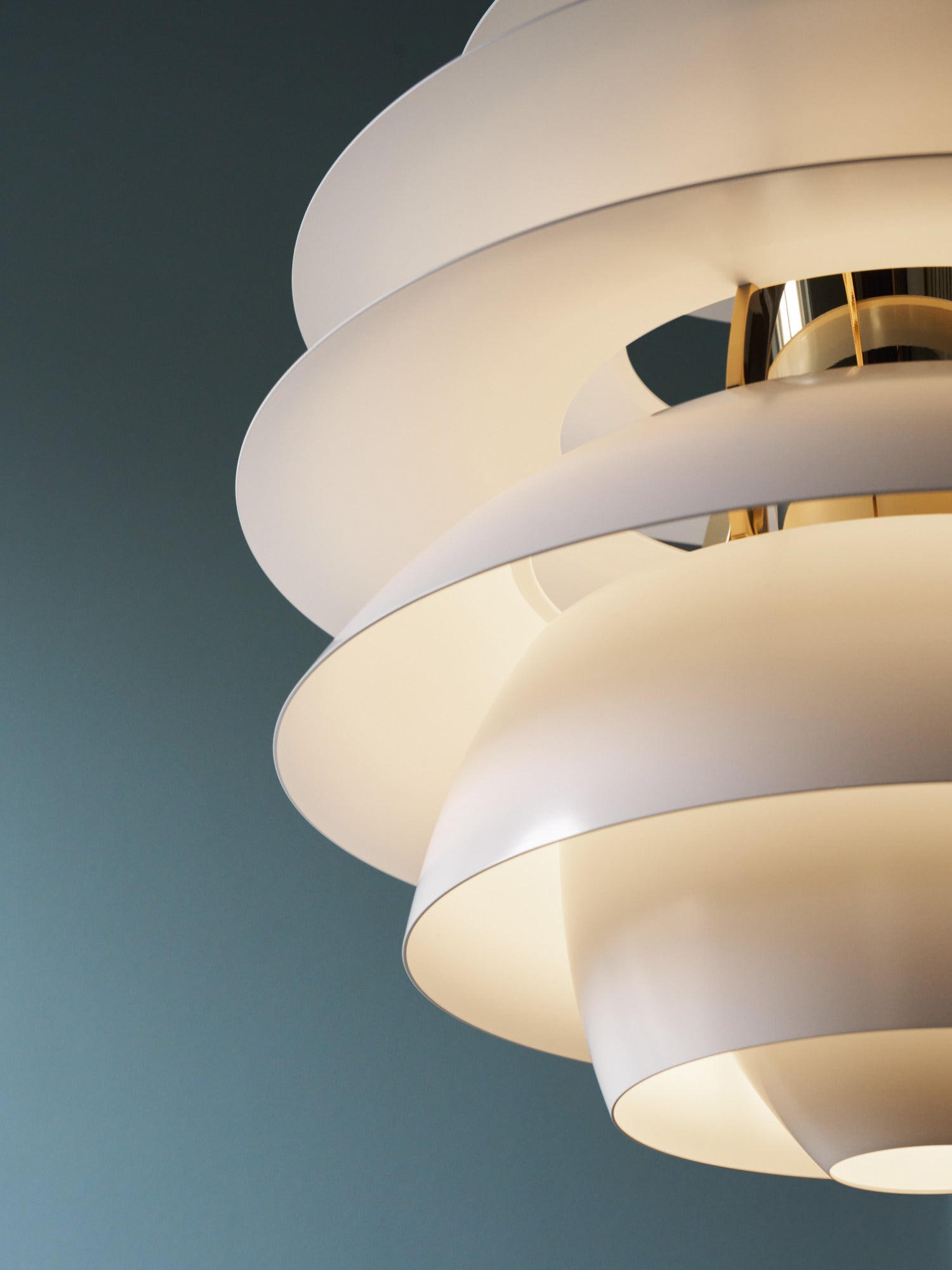 PH SNOWBALL pendant lamp in cream with brass finish