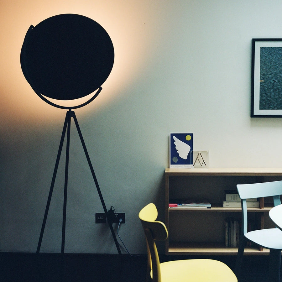 SUPERLOON black floor lamp