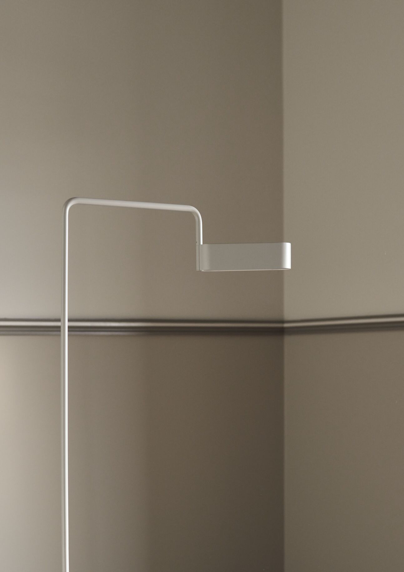 SCRIBE floor lamp antique brass