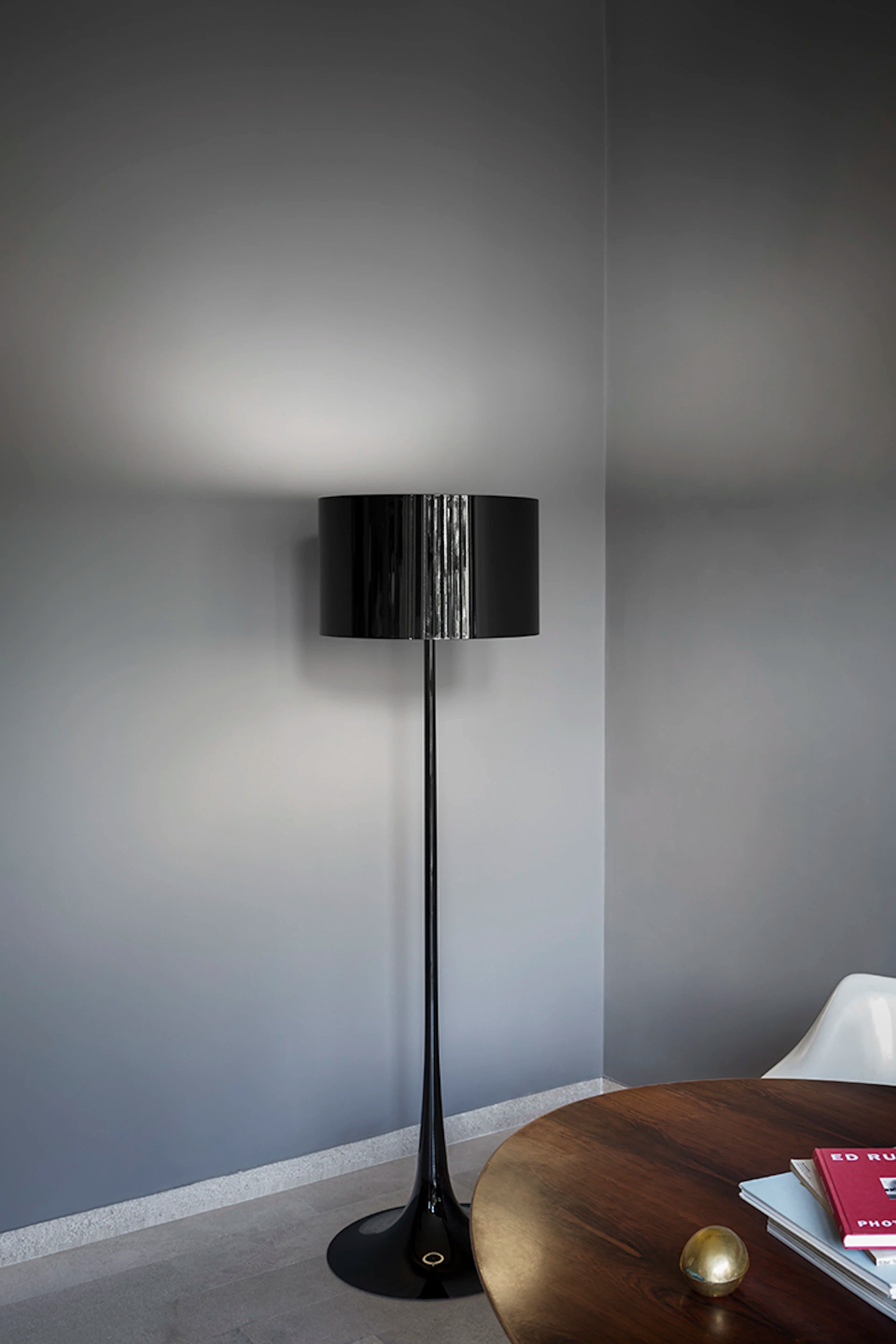 SPUN LIGHT Black Floor Lamp