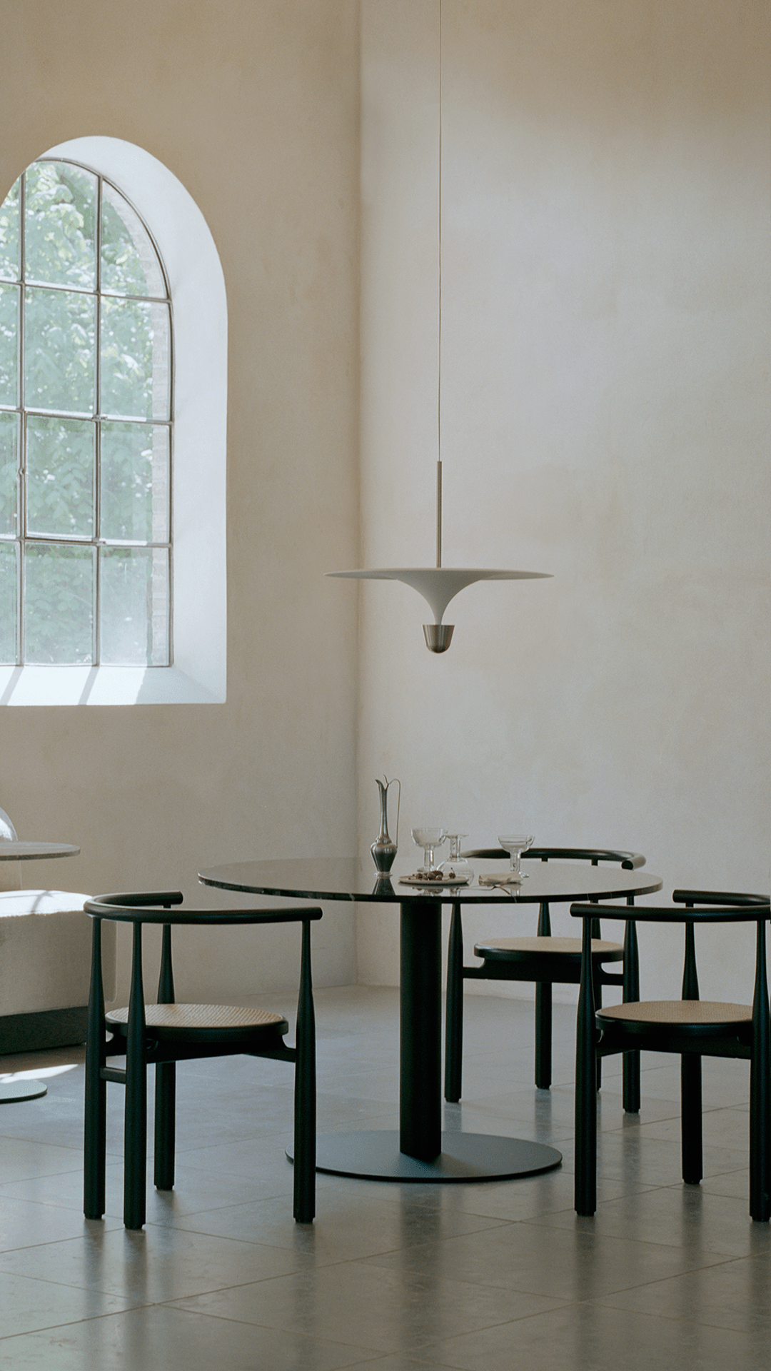 KANTARELL White Pendant Lamp with Nickel Finish