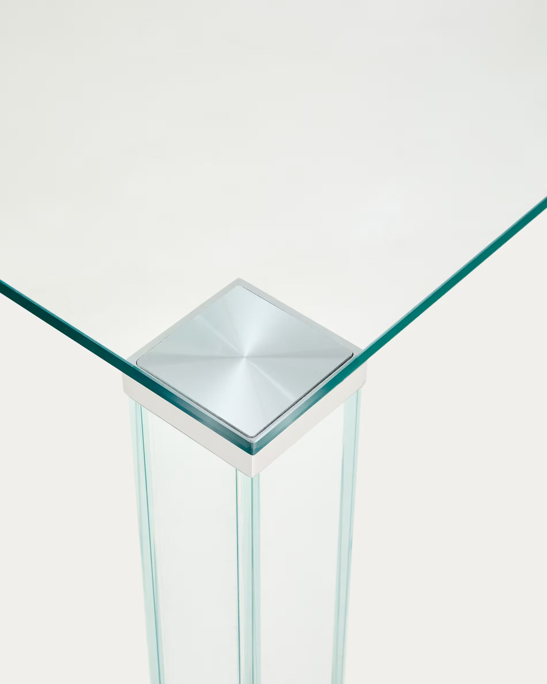 ADULARIA Table transparent tempered glass