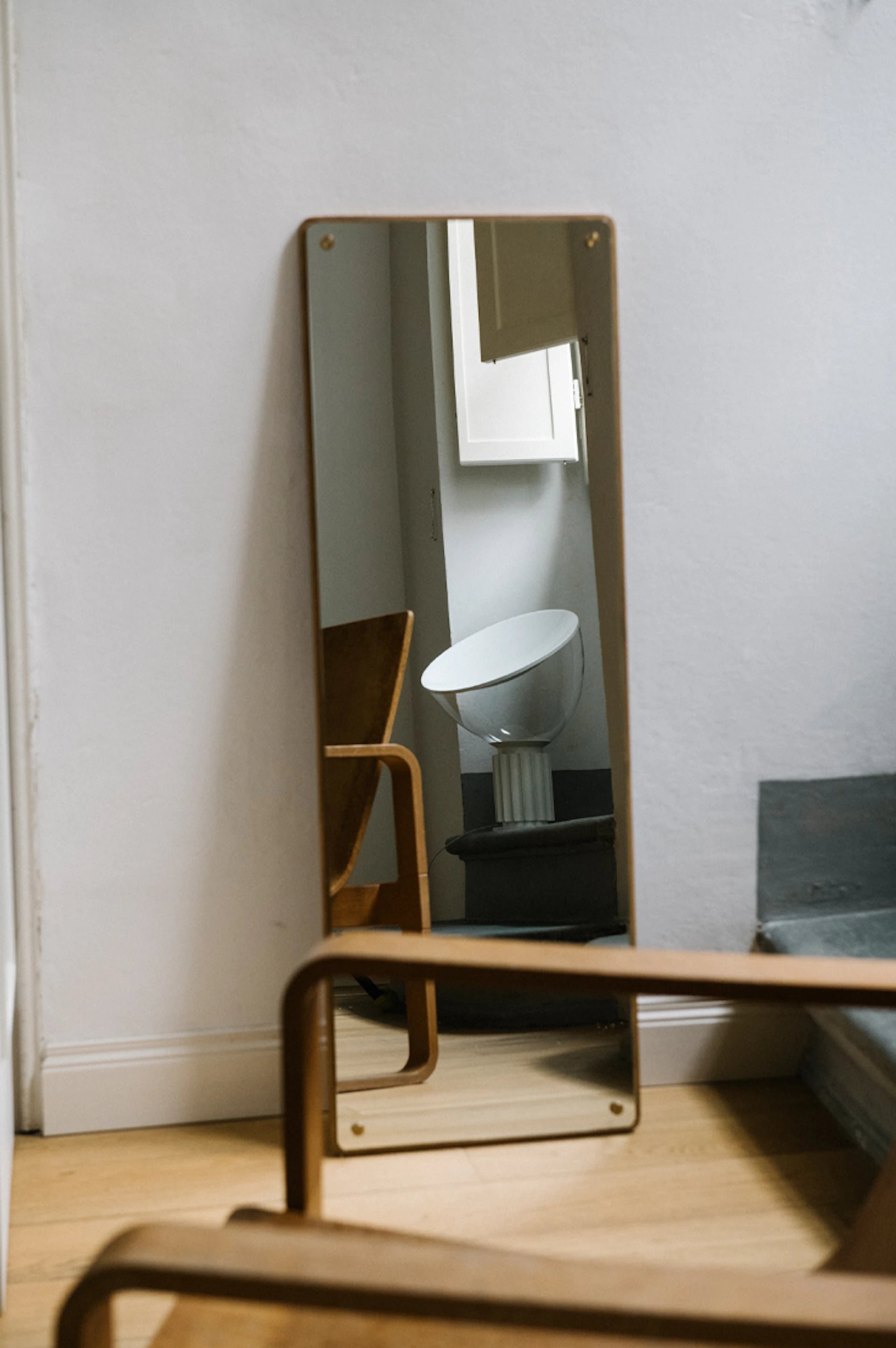 TACCIA Brown Table Lamp