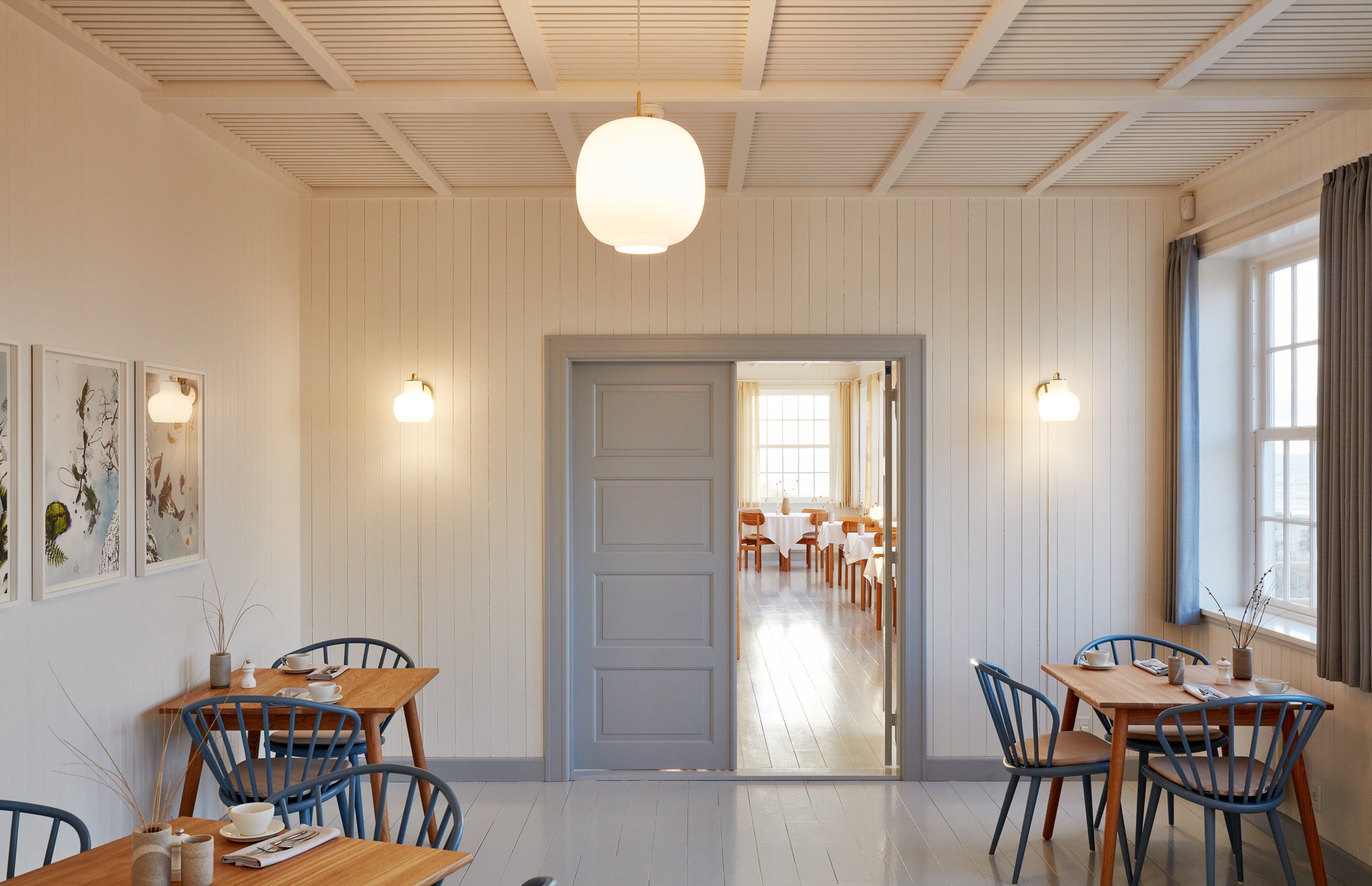 Wandleuchte VL RING CROWN 1 weiß mit messingfarbenem Sockel