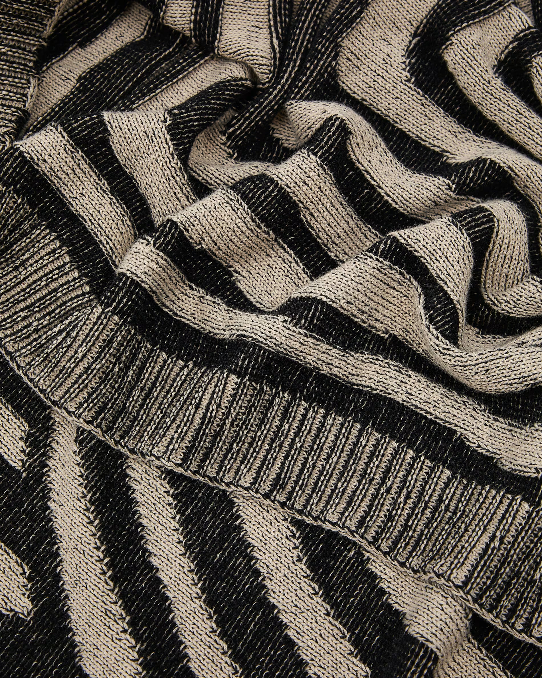 ORELI black with white