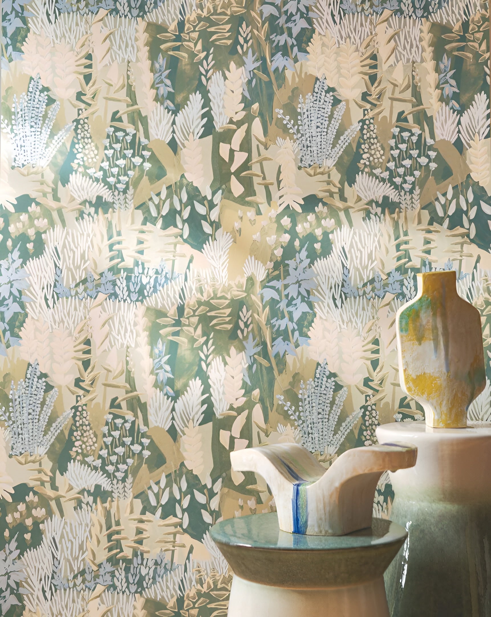 Non-woven wallpaper with a plant motif ERICA - JASPE/MORDORÉ green