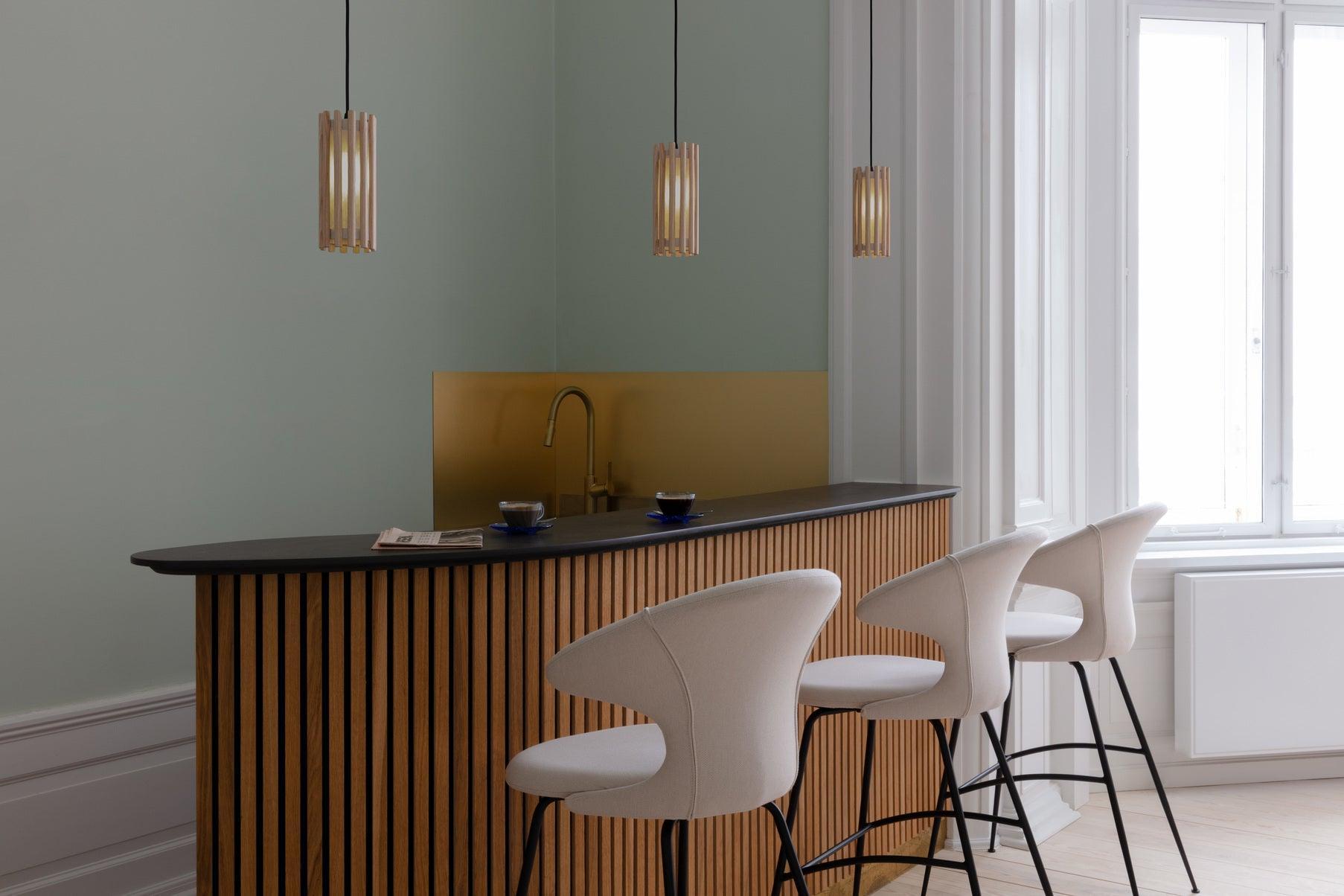 Abażur KOMOREBI dębowy UMAGE Eye on Design