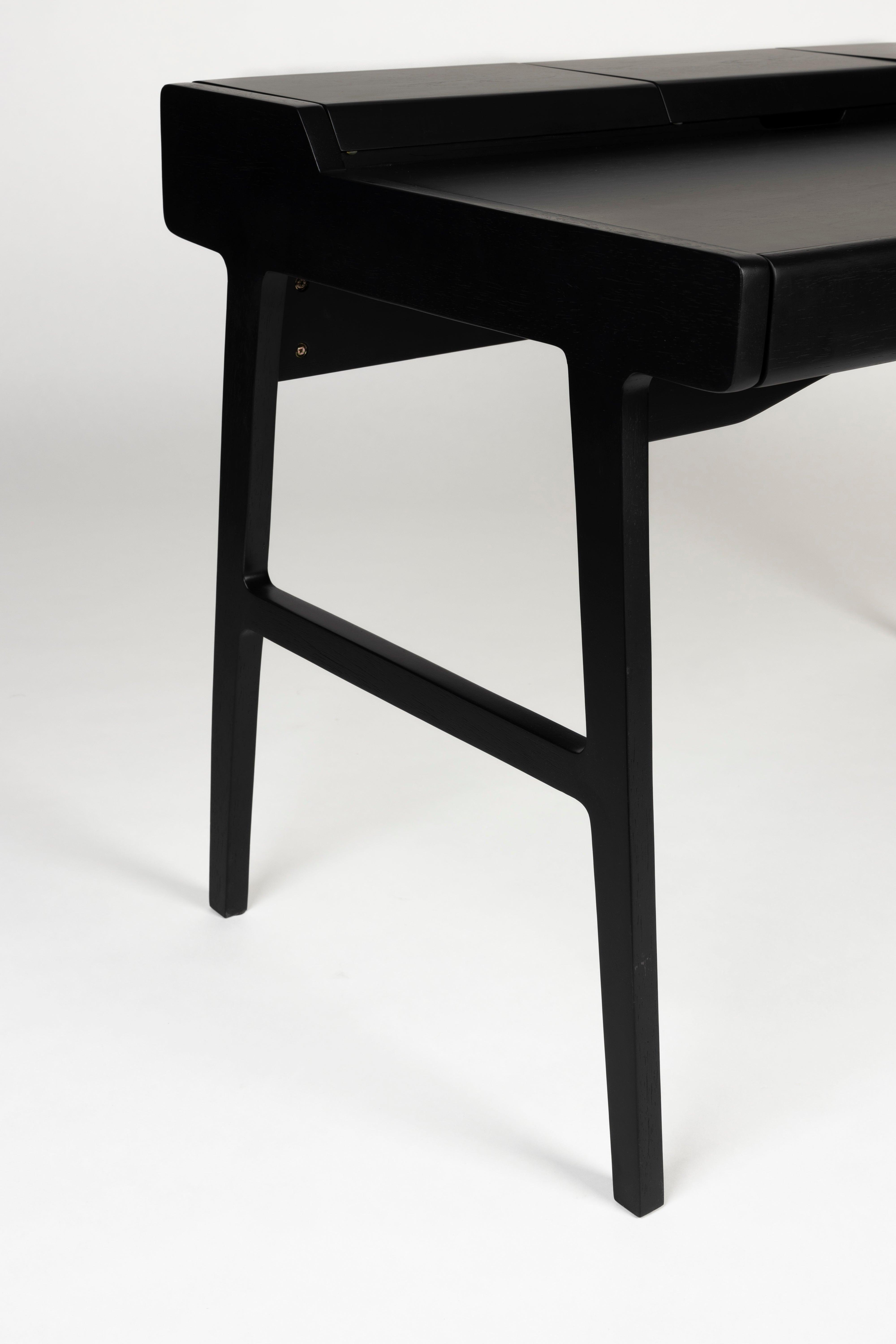 Biurko KAAT czarne drewno Zuiver Eye on Design