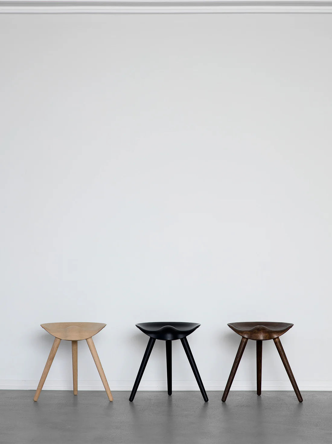 ML 42 Stool black beech wood