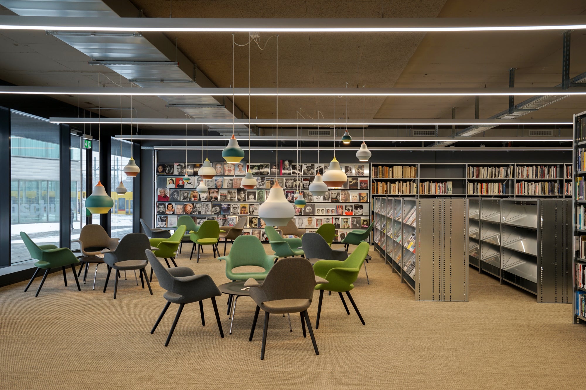 Pendelleuchte CIRQUE kupfer-weiß-blau mit gelbem Ende