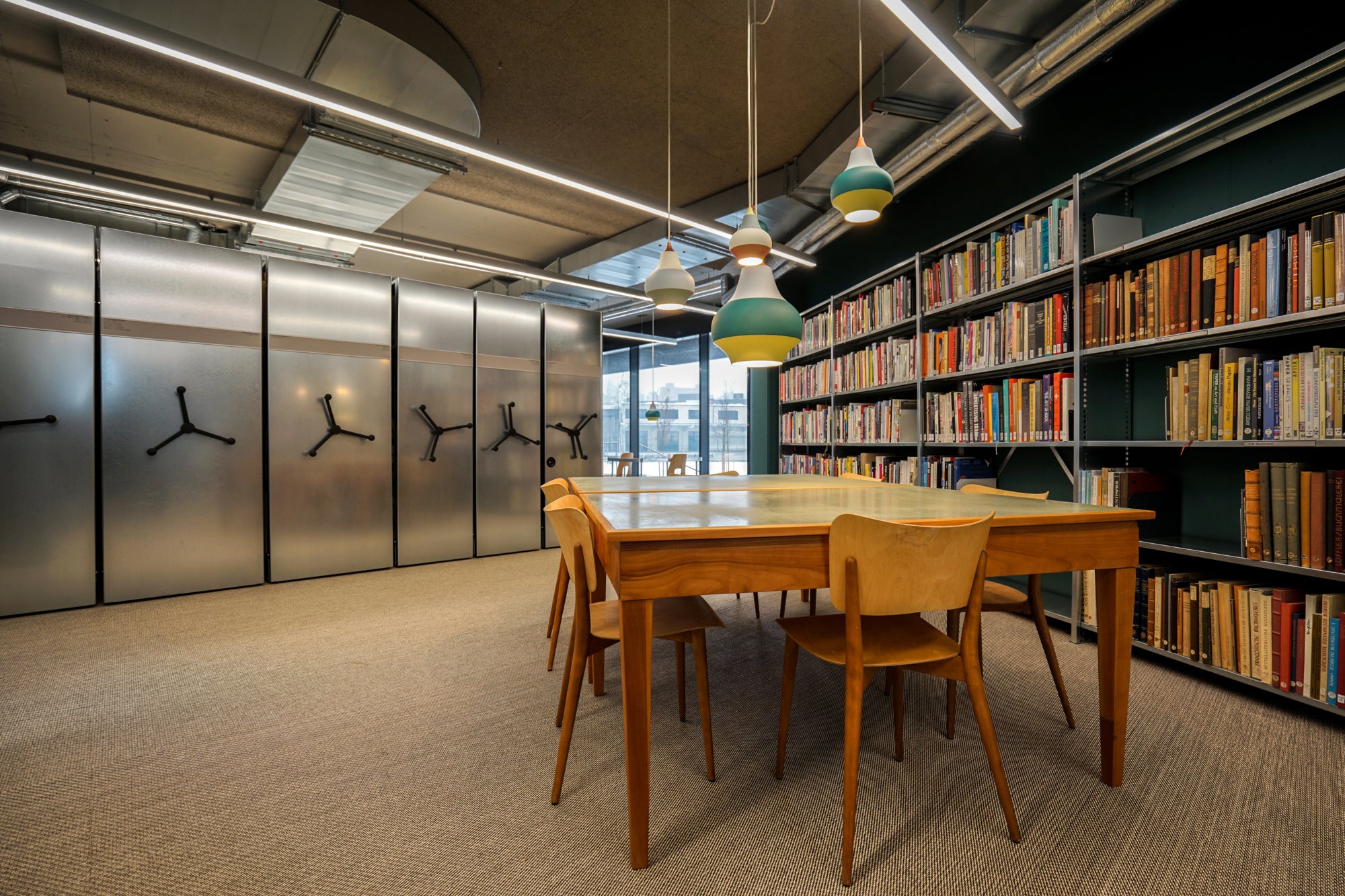 Pendelleuchte CIRQUE gelb-grün-blau mit rotem Ende