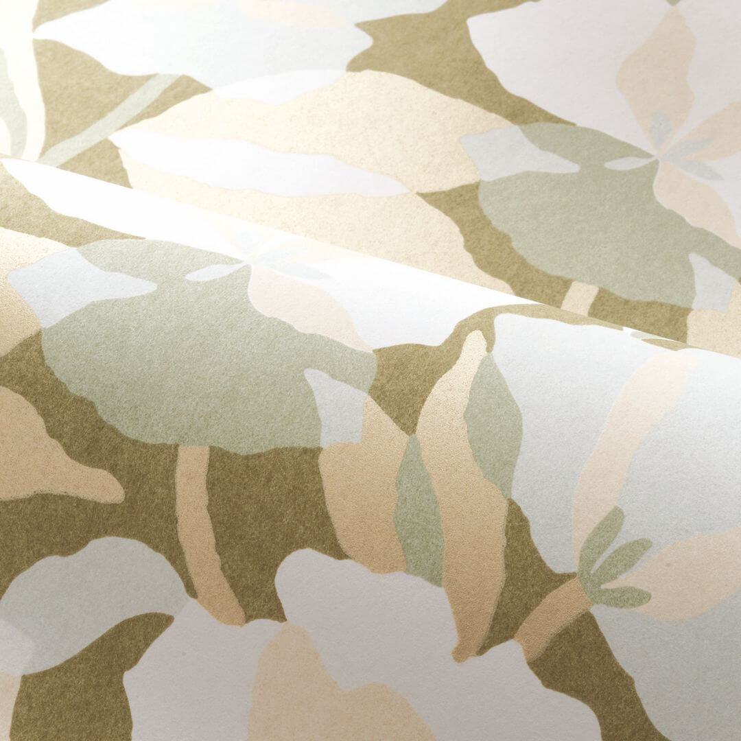 Non-woven wallpaper with a plant motif AMARYLLIS - SAGE/NACRÉ pale green with beige