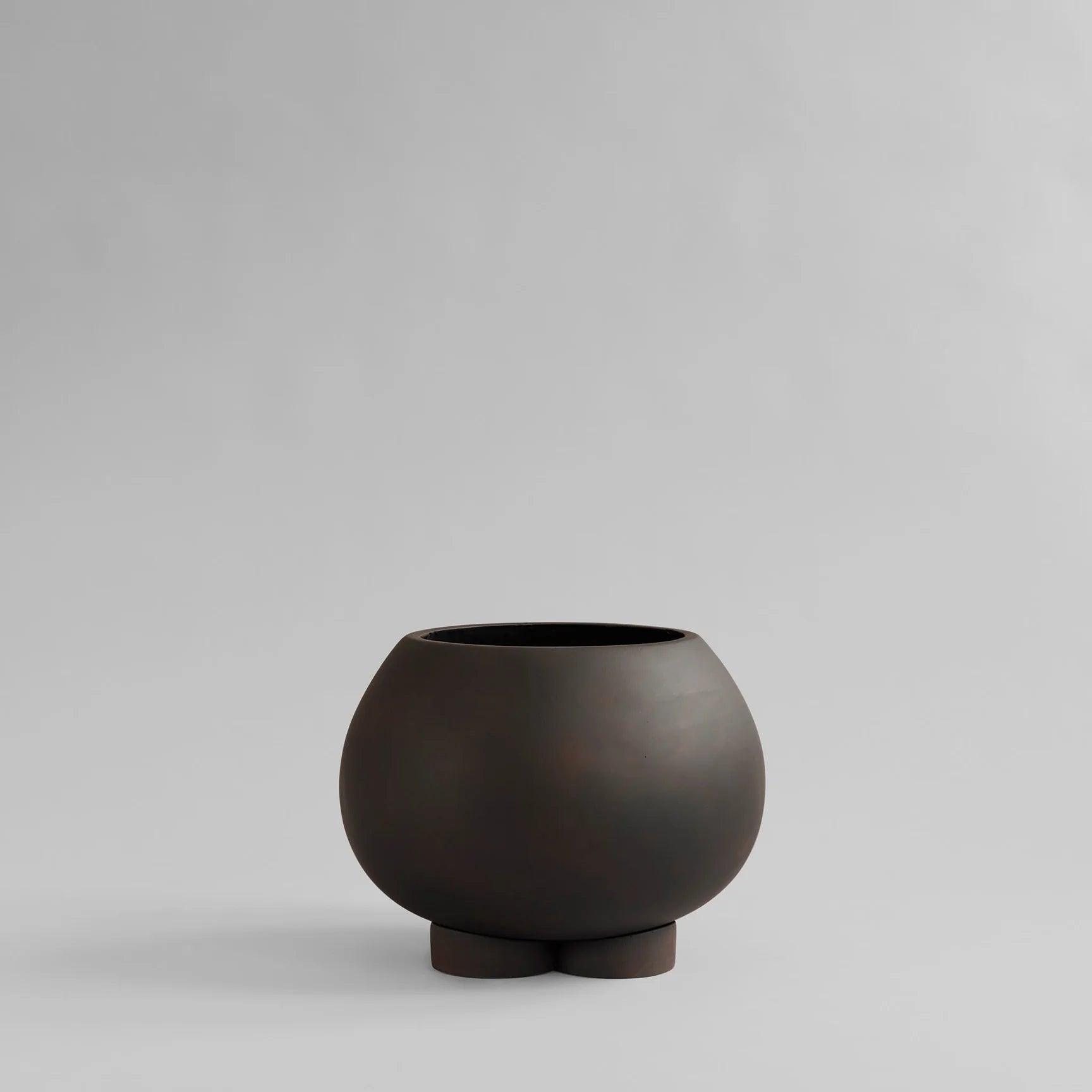 Doniczka URCHIN ciemnobrązowy 101 Copenhagen Eye on Design
