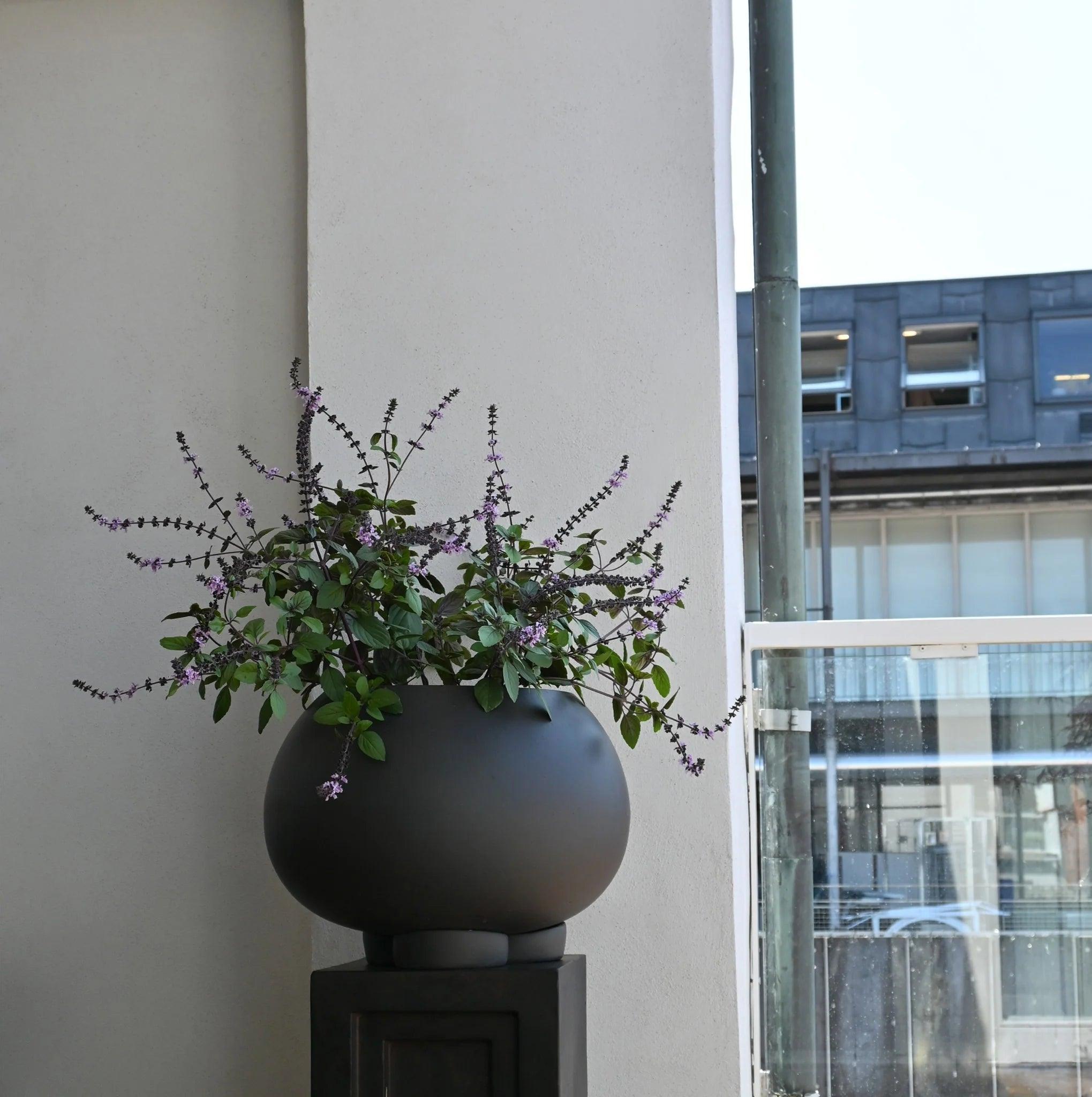 Doniczka URCHIN ciemnobrązowy 101 Copenhagen Eye on Design