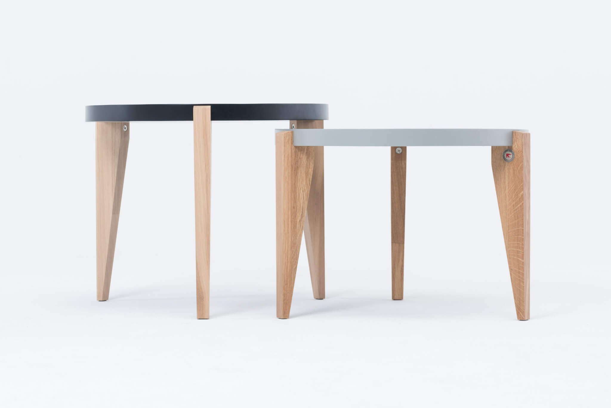 Tisch BONTRI mit schwarzer Platte und Holzgestell